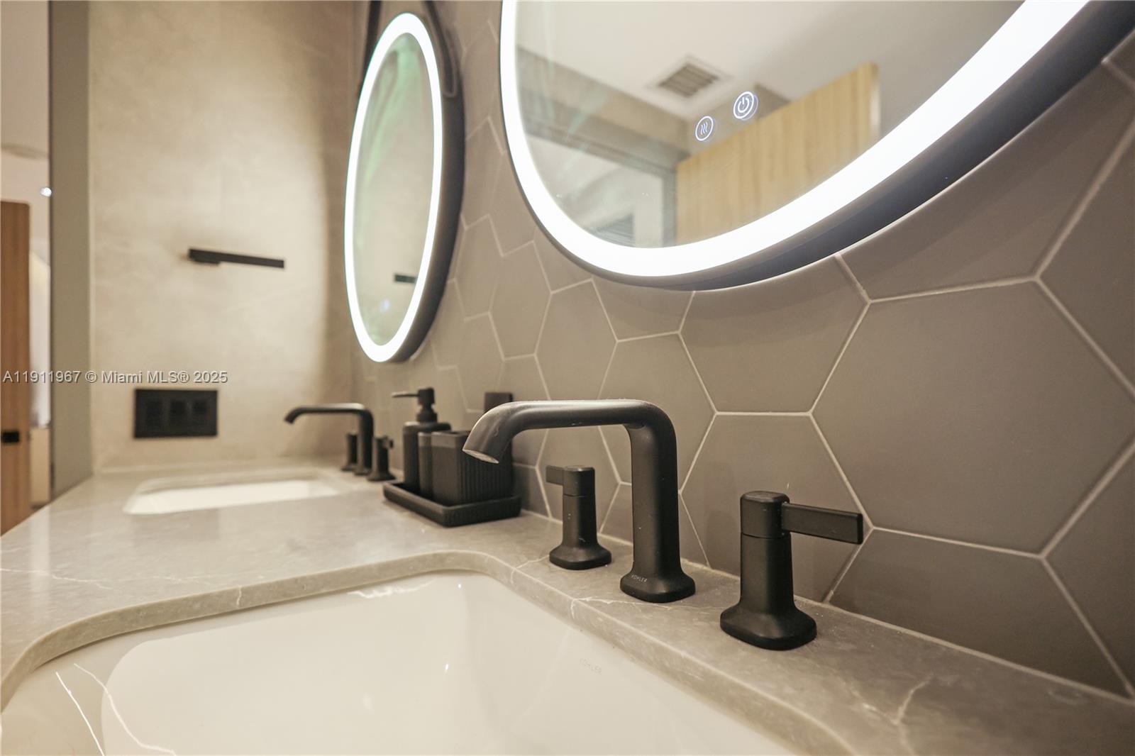 17375 Collins Ave # 2701