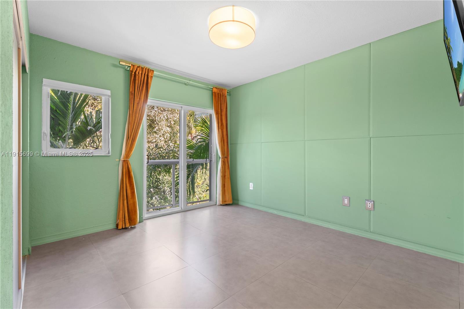 1853 Jefferson Ave # 6