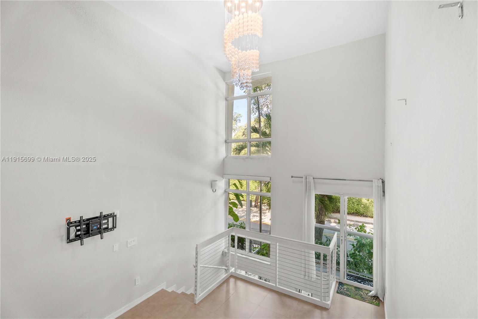 1853 Jefferson Ave # 6