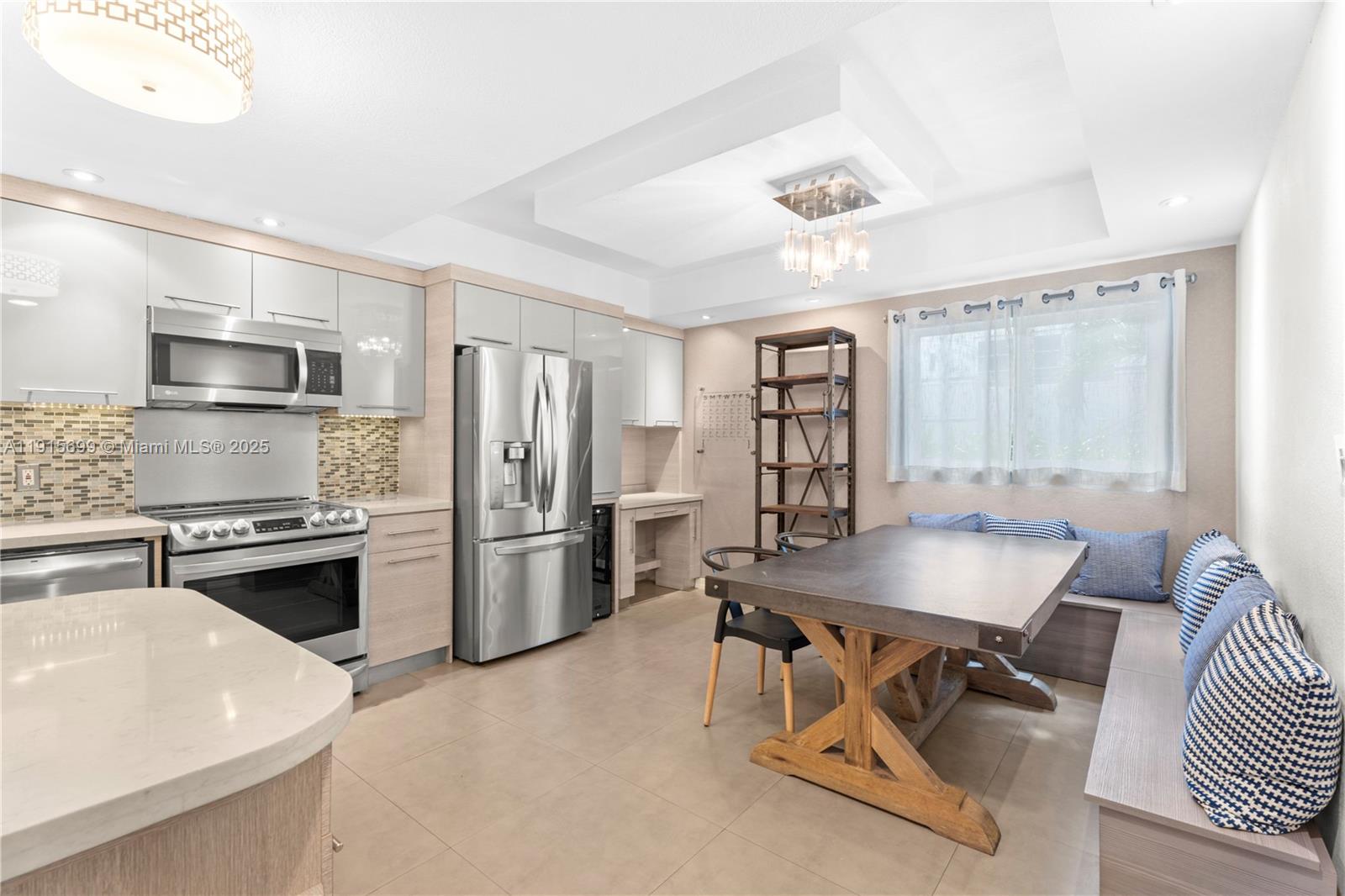 1853 Jefferson Ave # 6