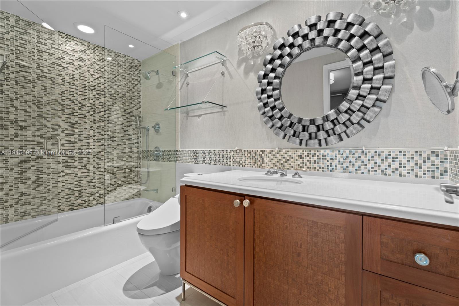 1853 Jefferson Ave # 6