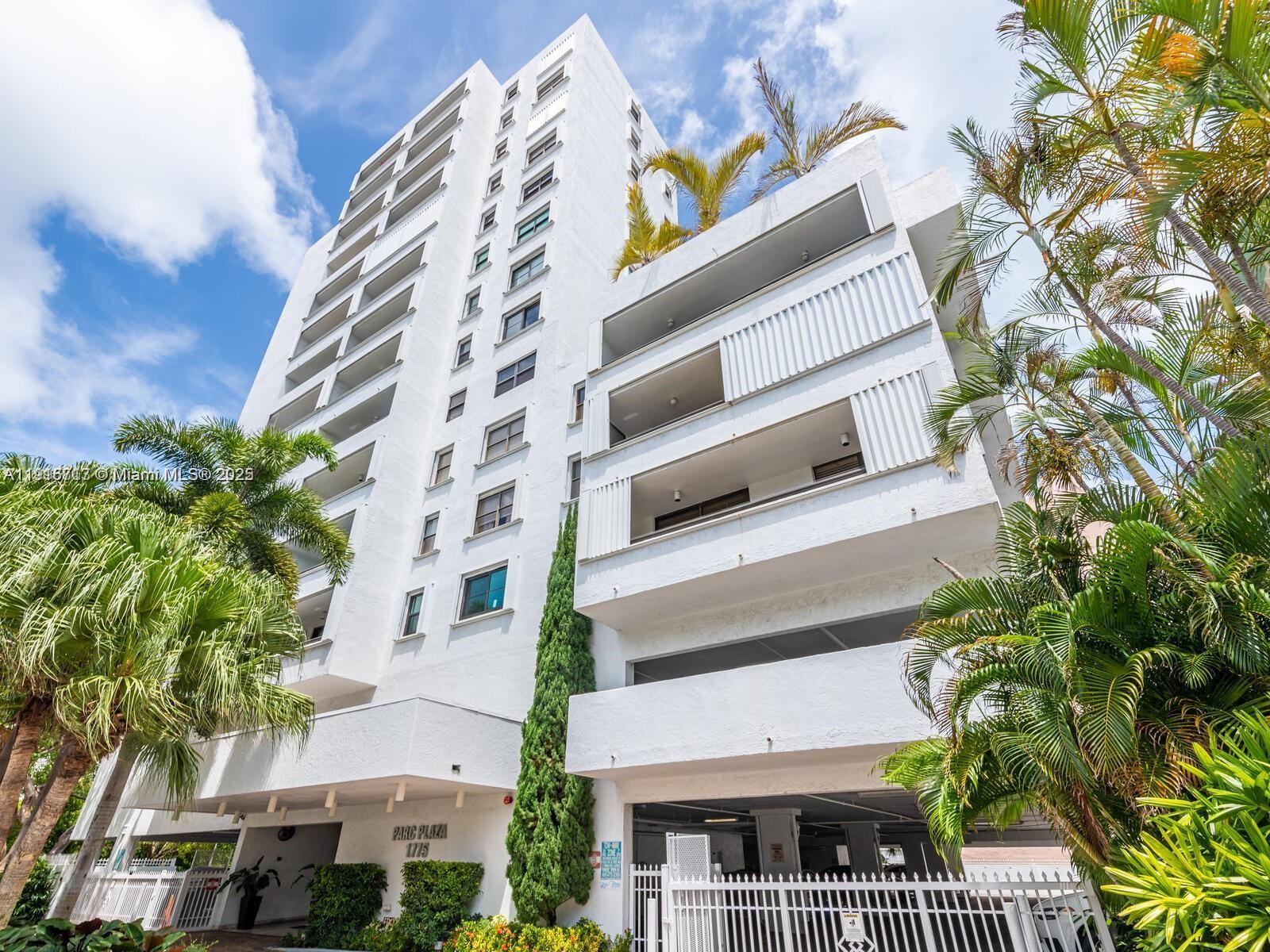 1775 Washington Ave # 4G