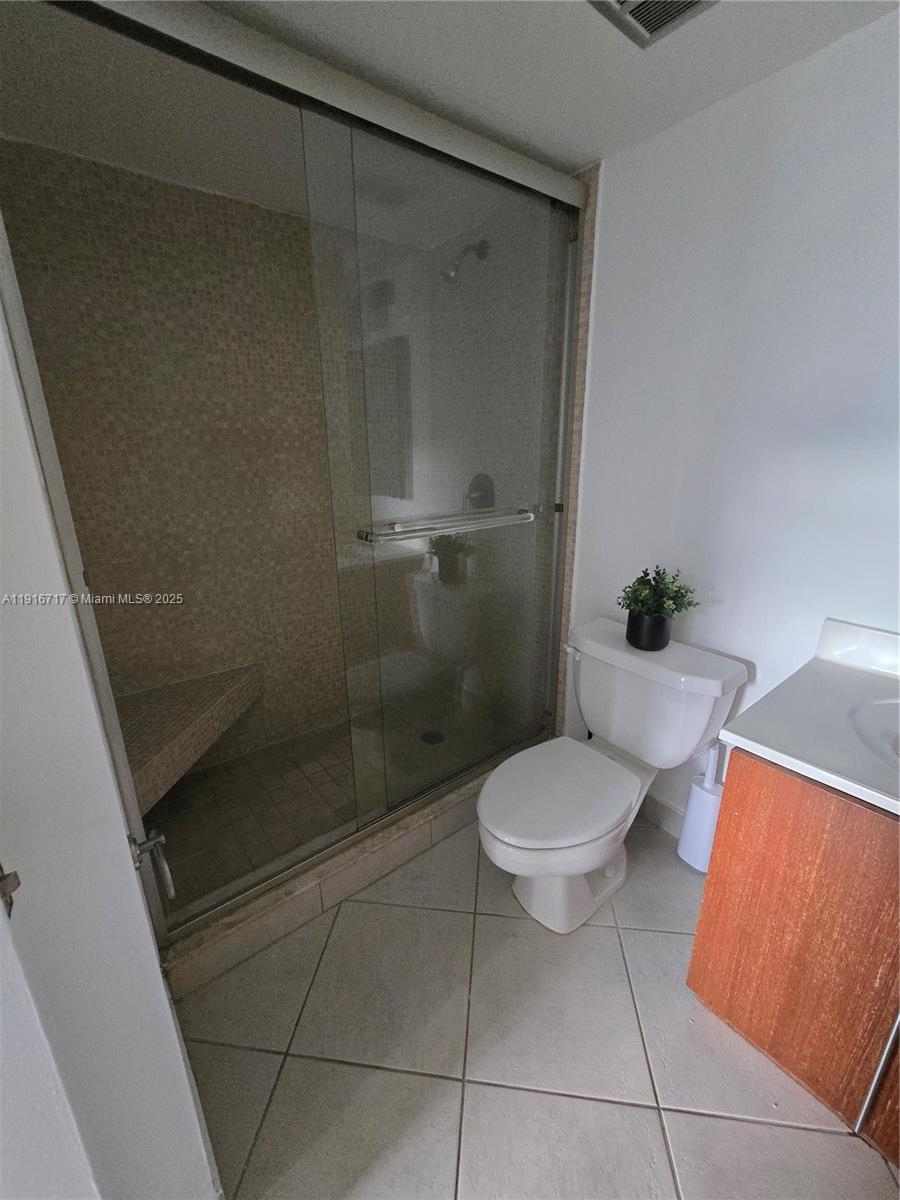 1775 Washington Ave # 4G
