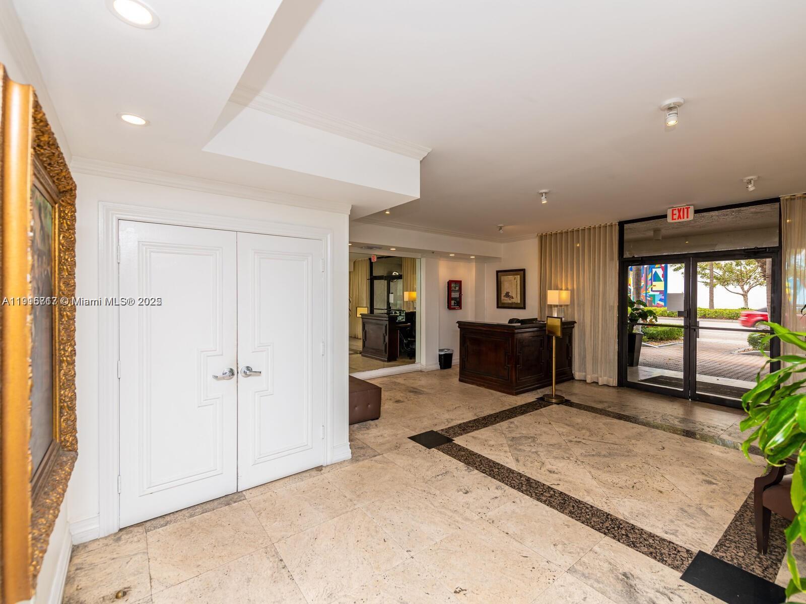1775 Washington Ave # 4G