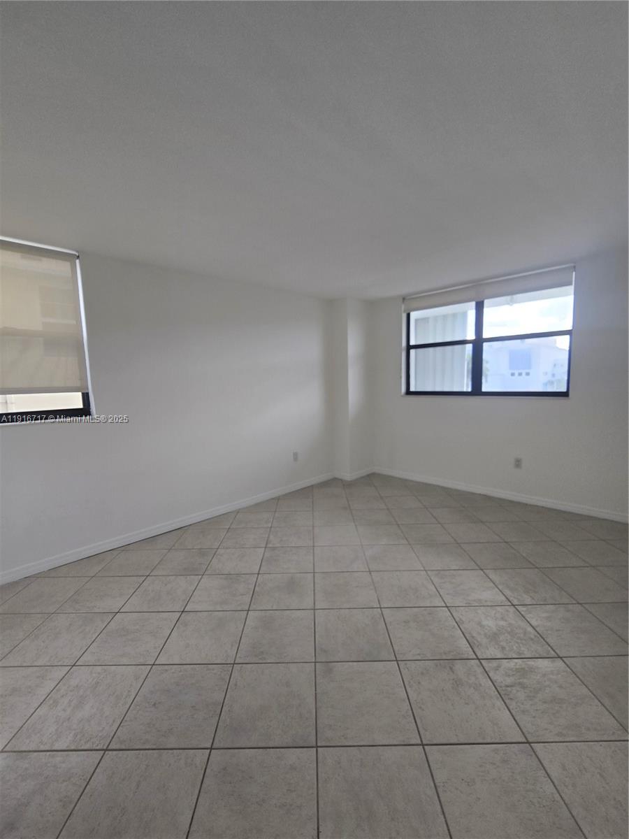 1775 Washington Ave # 4G