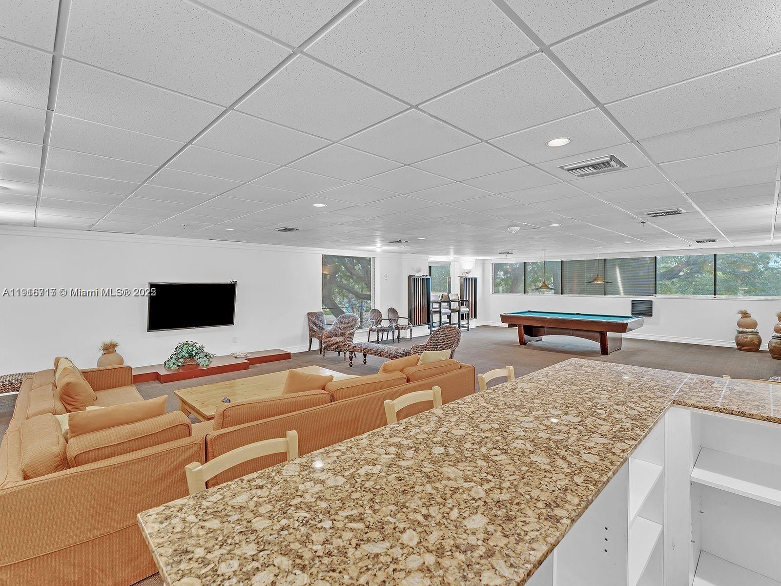 1775 Washington Ave # 4G