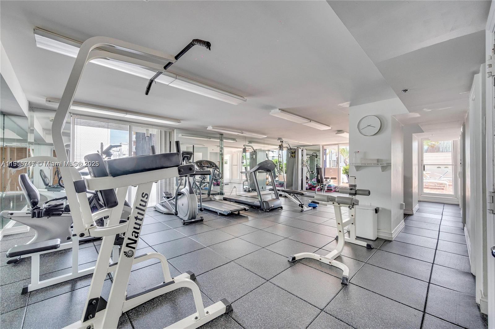 1775 Washington Ave # 4G