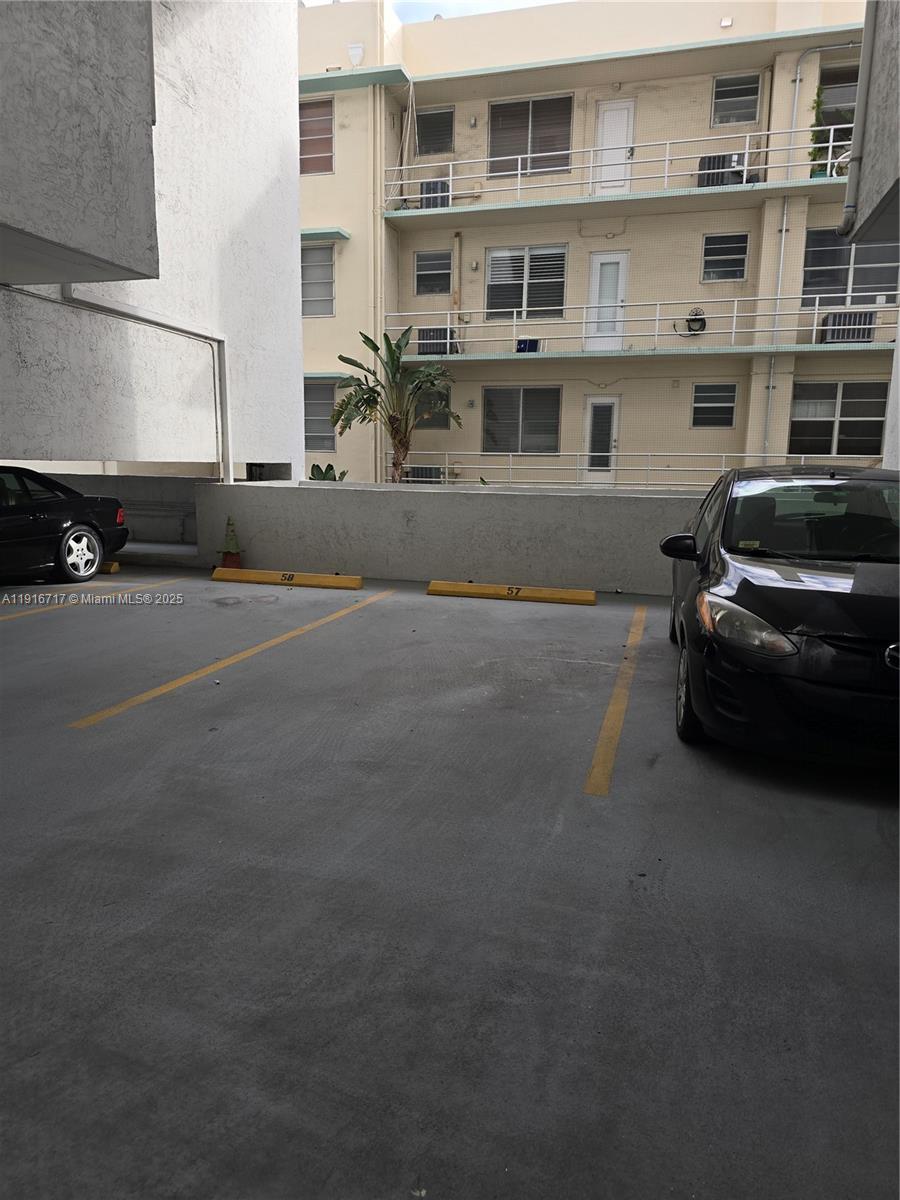 1775 Washington Ave # 4G