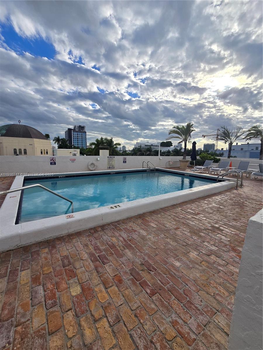 1775 Washington Ave # 4G