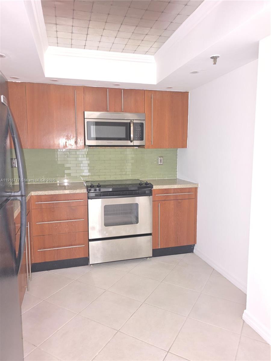 1775 Washington Ave # 4G