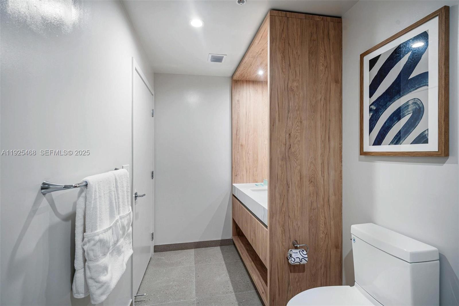 11 NE 6th Street # 2206