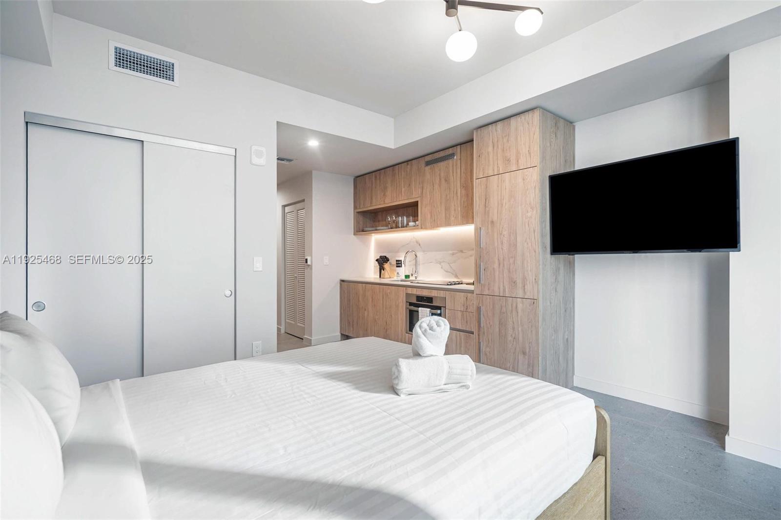 11 NE 6th Street # 2206