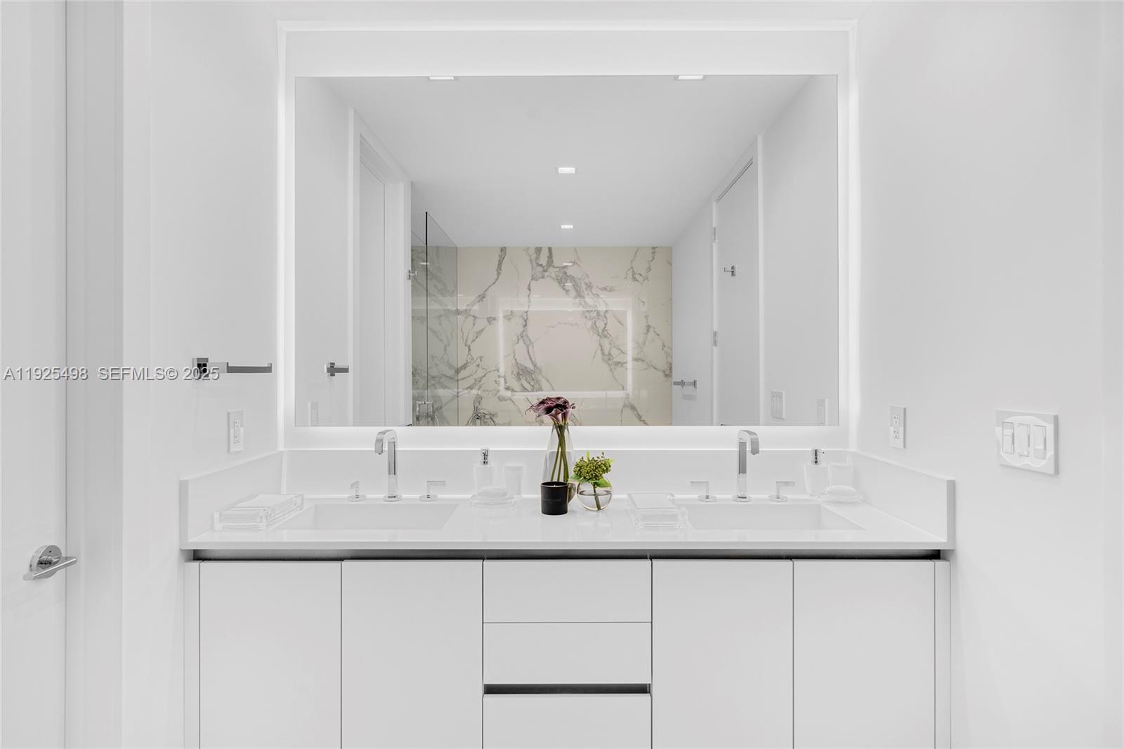 100 S Pointe Dr # 13 Unit: TH-13