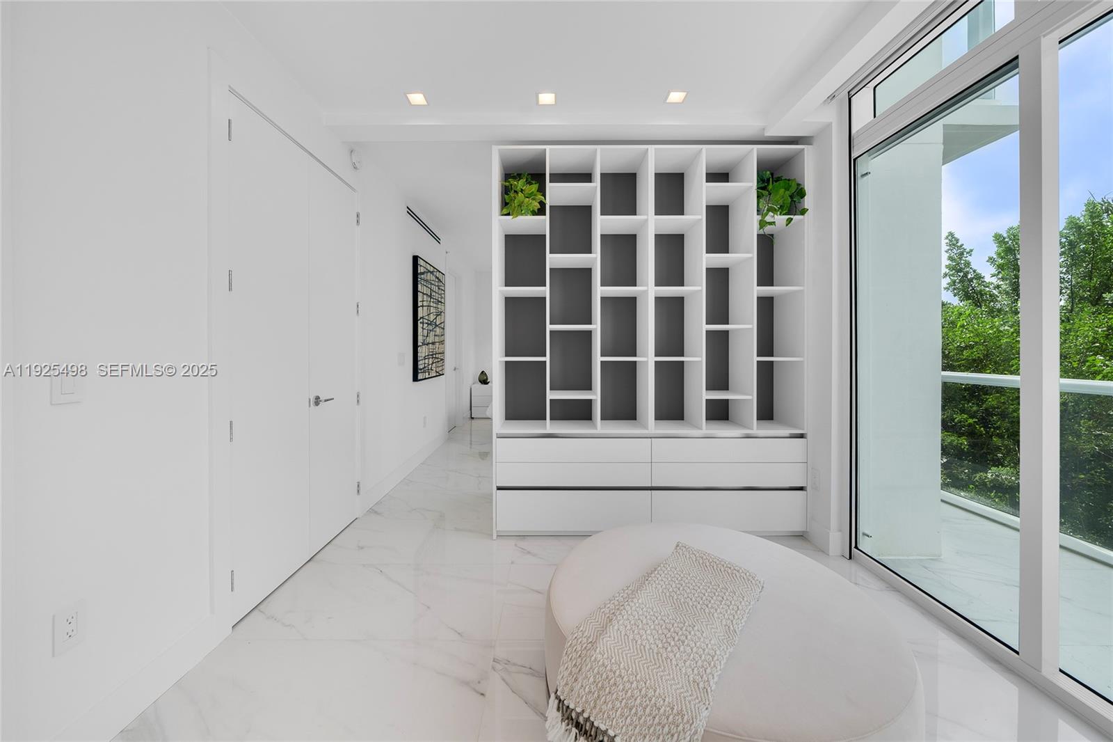 100 S Pointe Dr # 13 Unit: TH-13