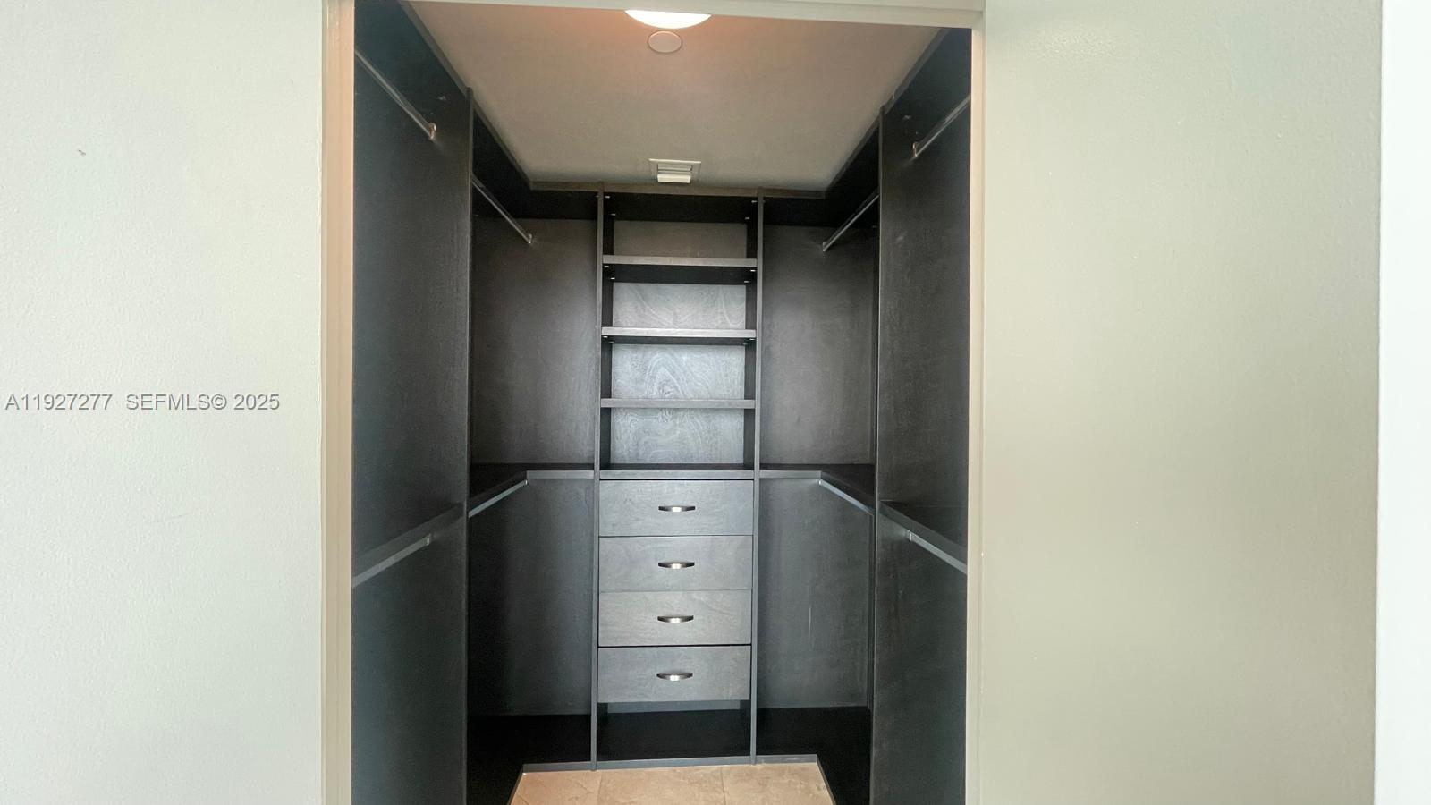 888 Biscayne Blvd # 2412