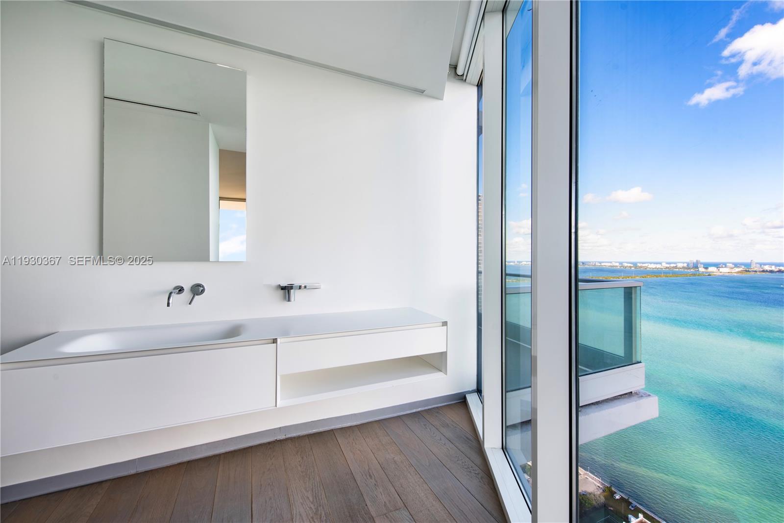 2020 N Bayshore Dr Unit: PH4502