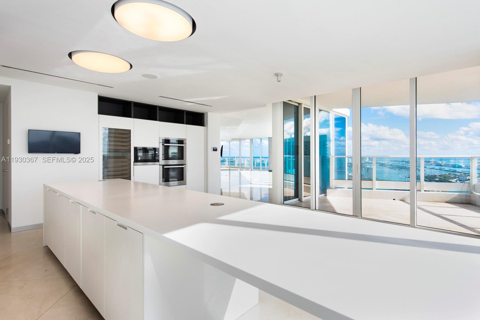 2020 N Bayshore Dr Unit: PH4502