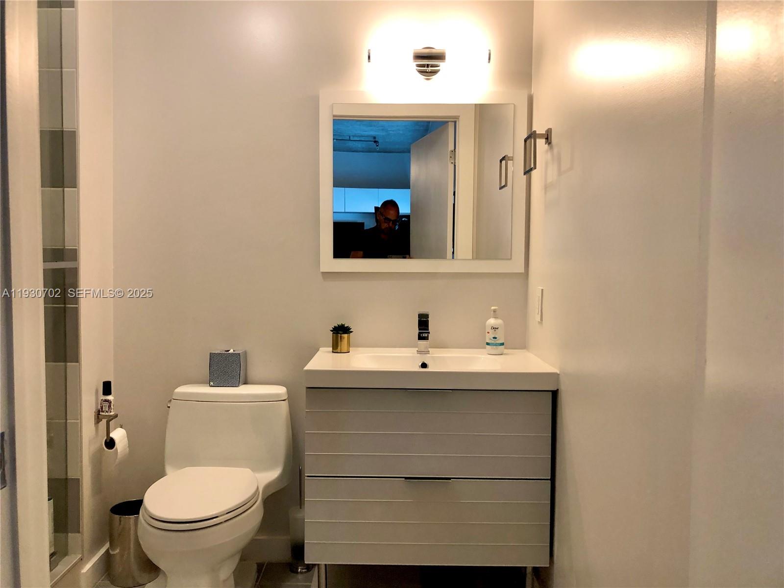 1700 Meridian Ave # 303