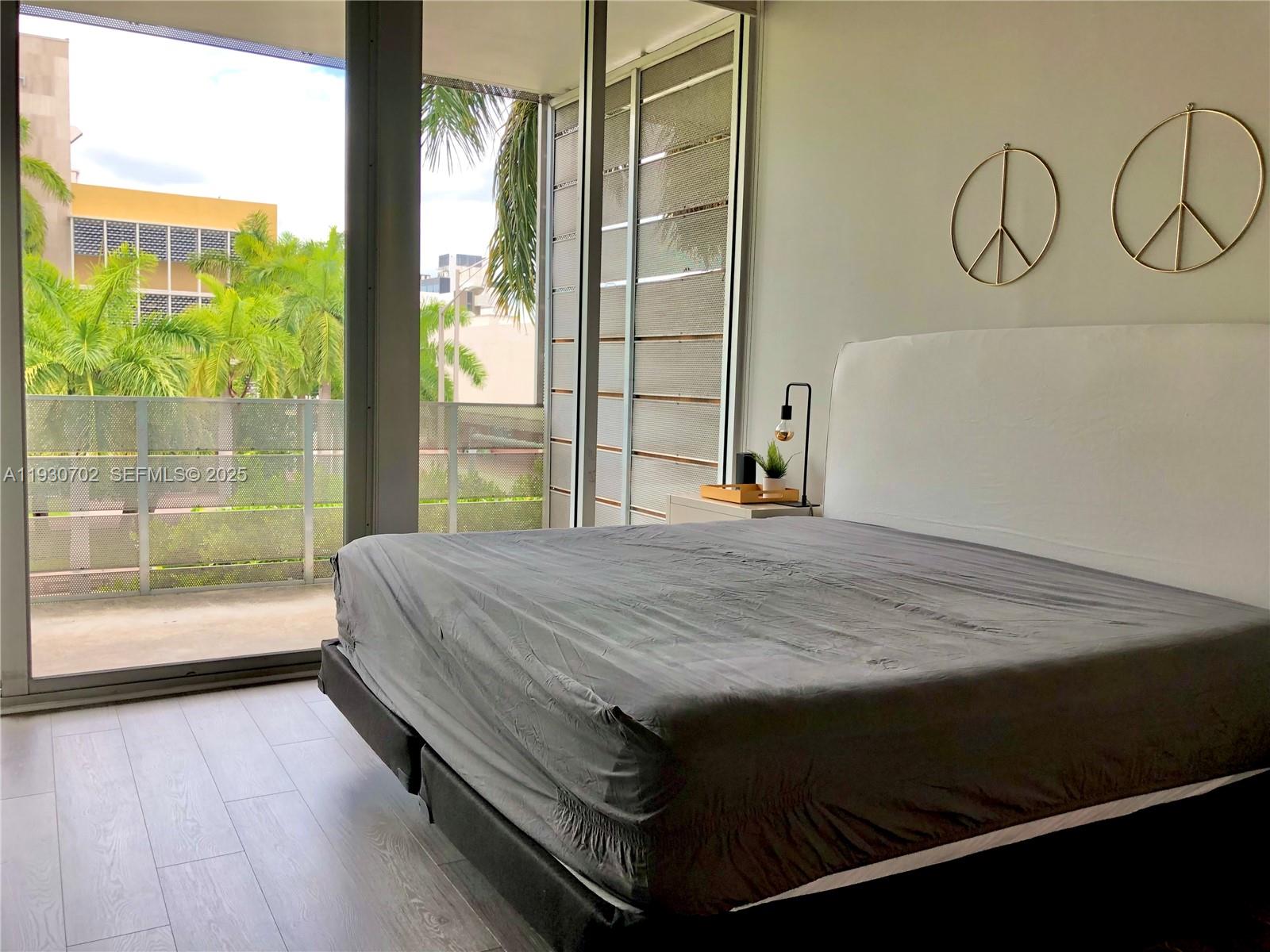 1700 Meridian Ave # 303