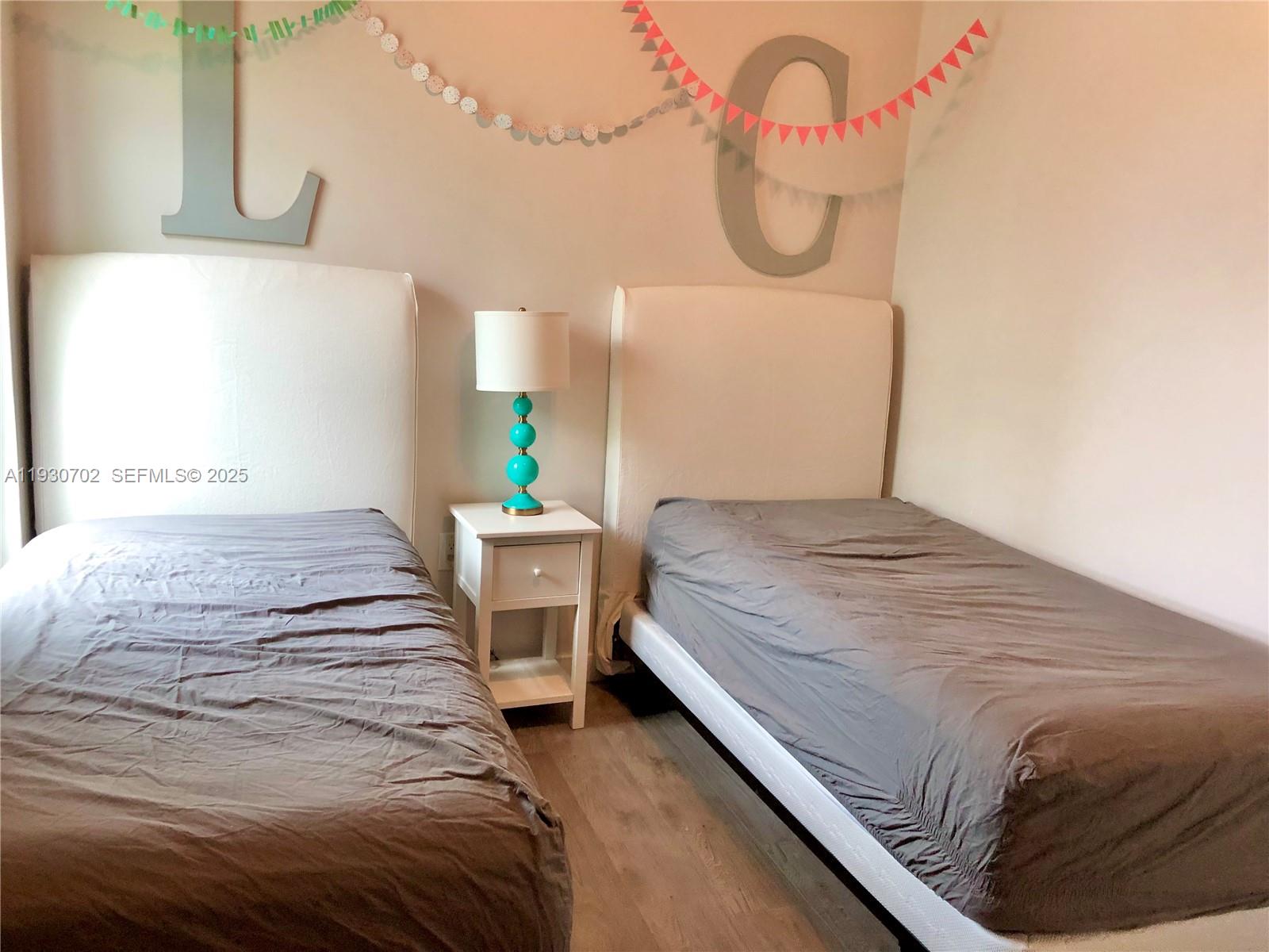 1700 Meridian Ave # 303