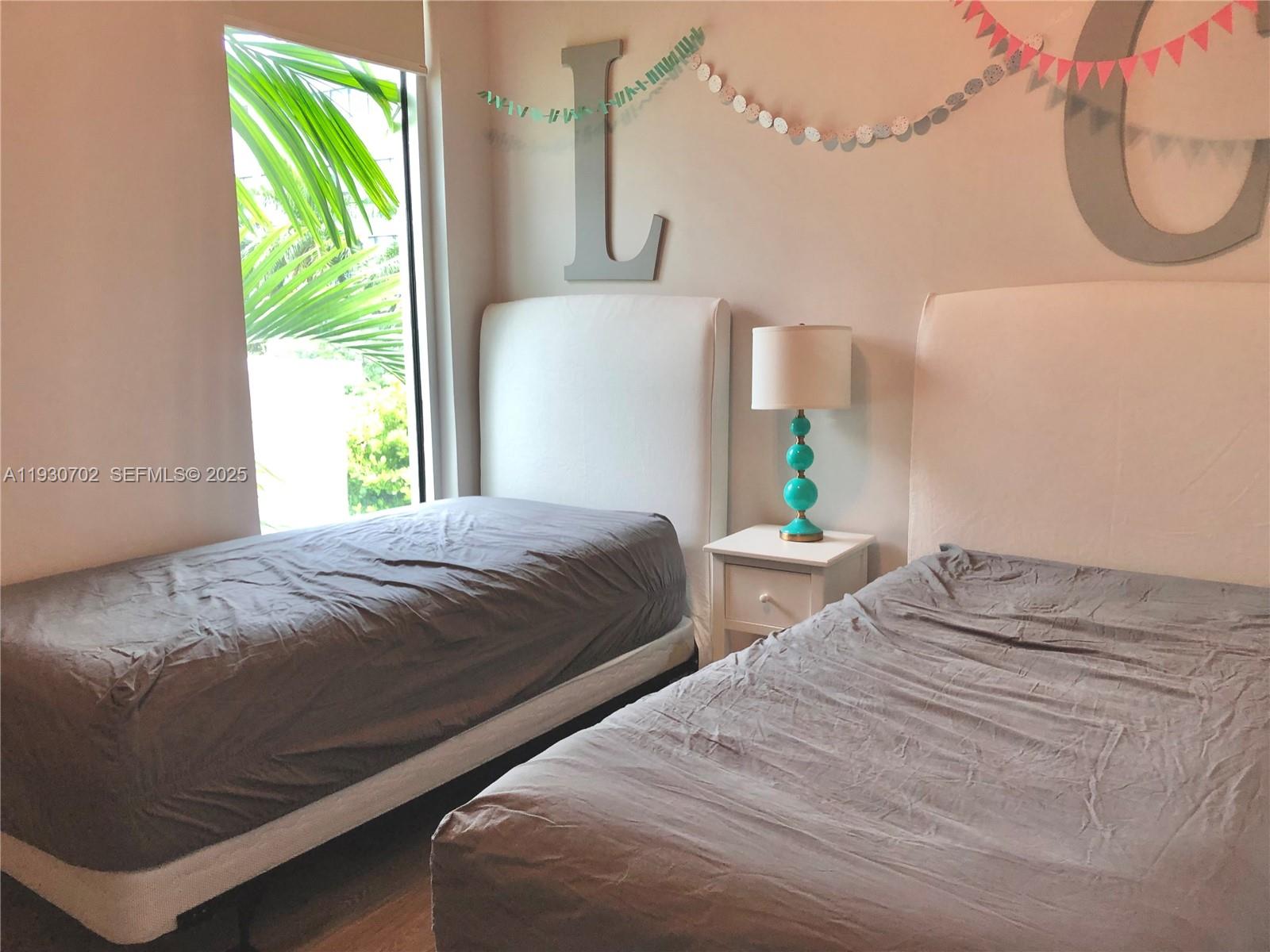 1700 Meridian Ave # 303