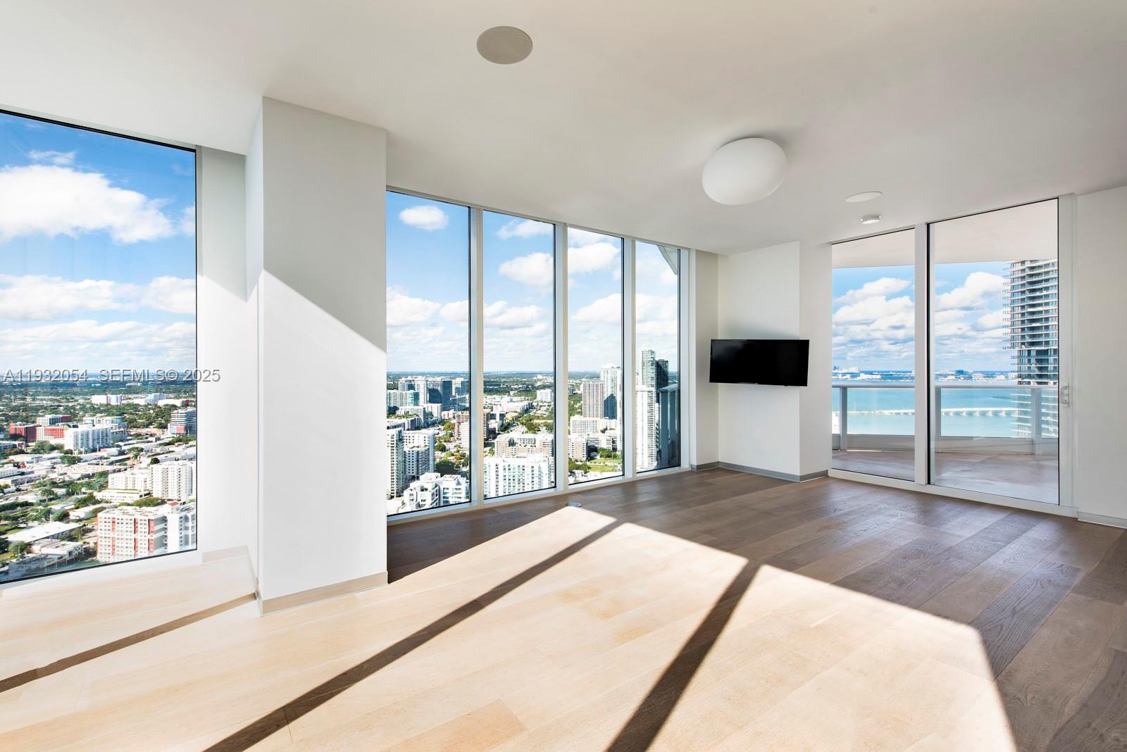 2020 N Bayshore Dr Unit: PH4502