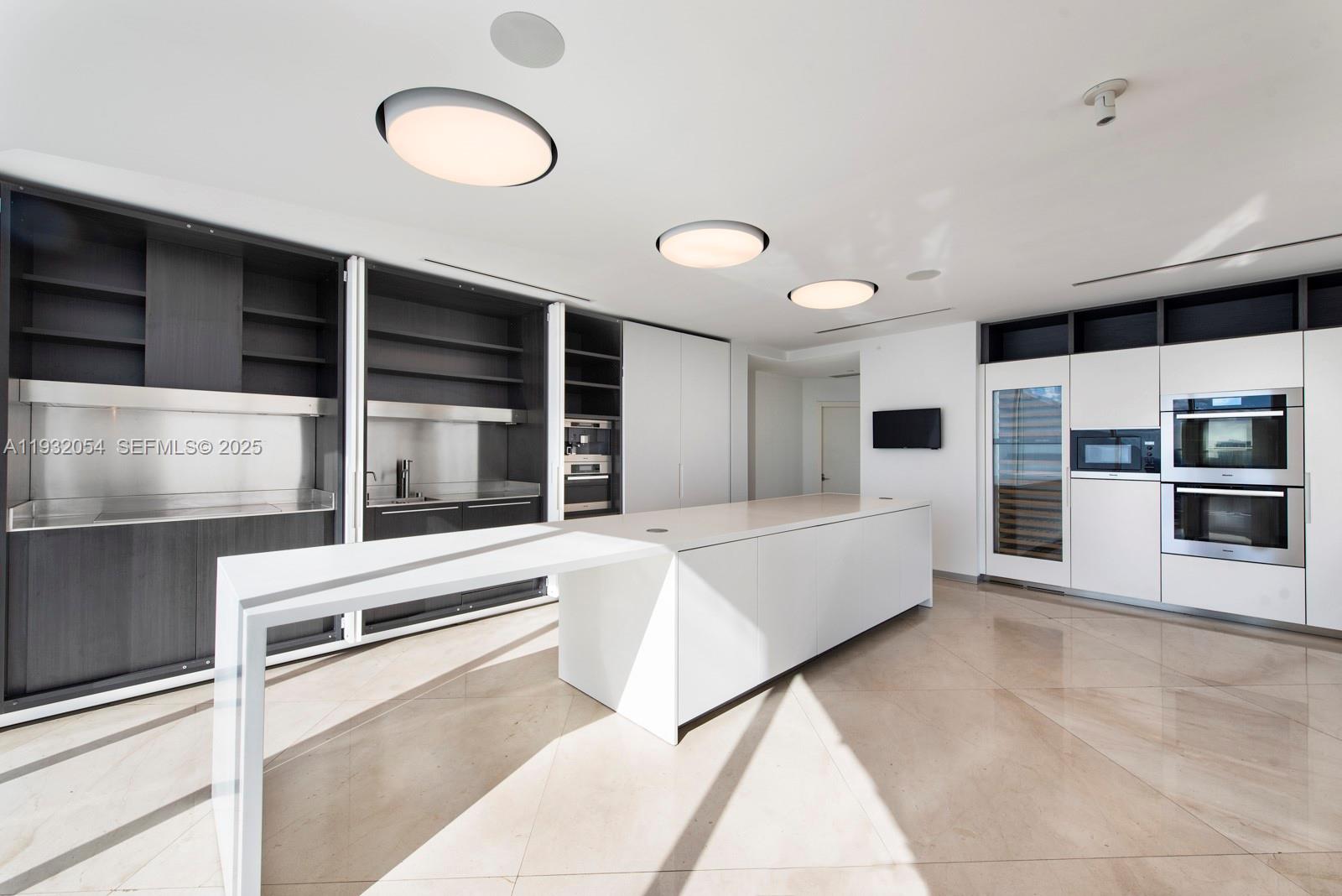 2020 N Bayshore Dr Unit: PH4502