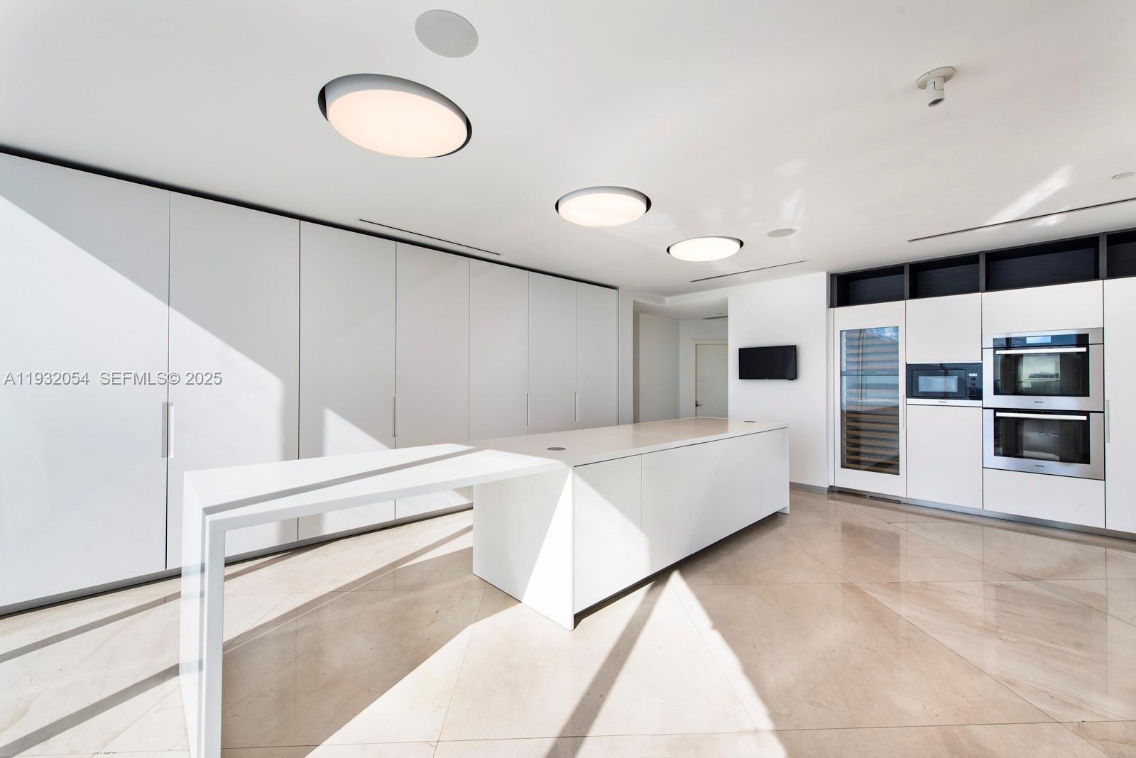 2020 N Bayshore Dr Unit: PH4502