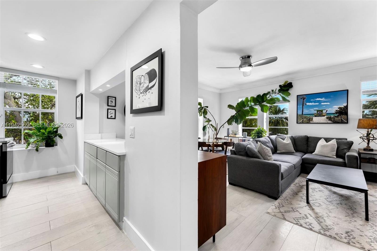 1559 Michigan Ave # 301