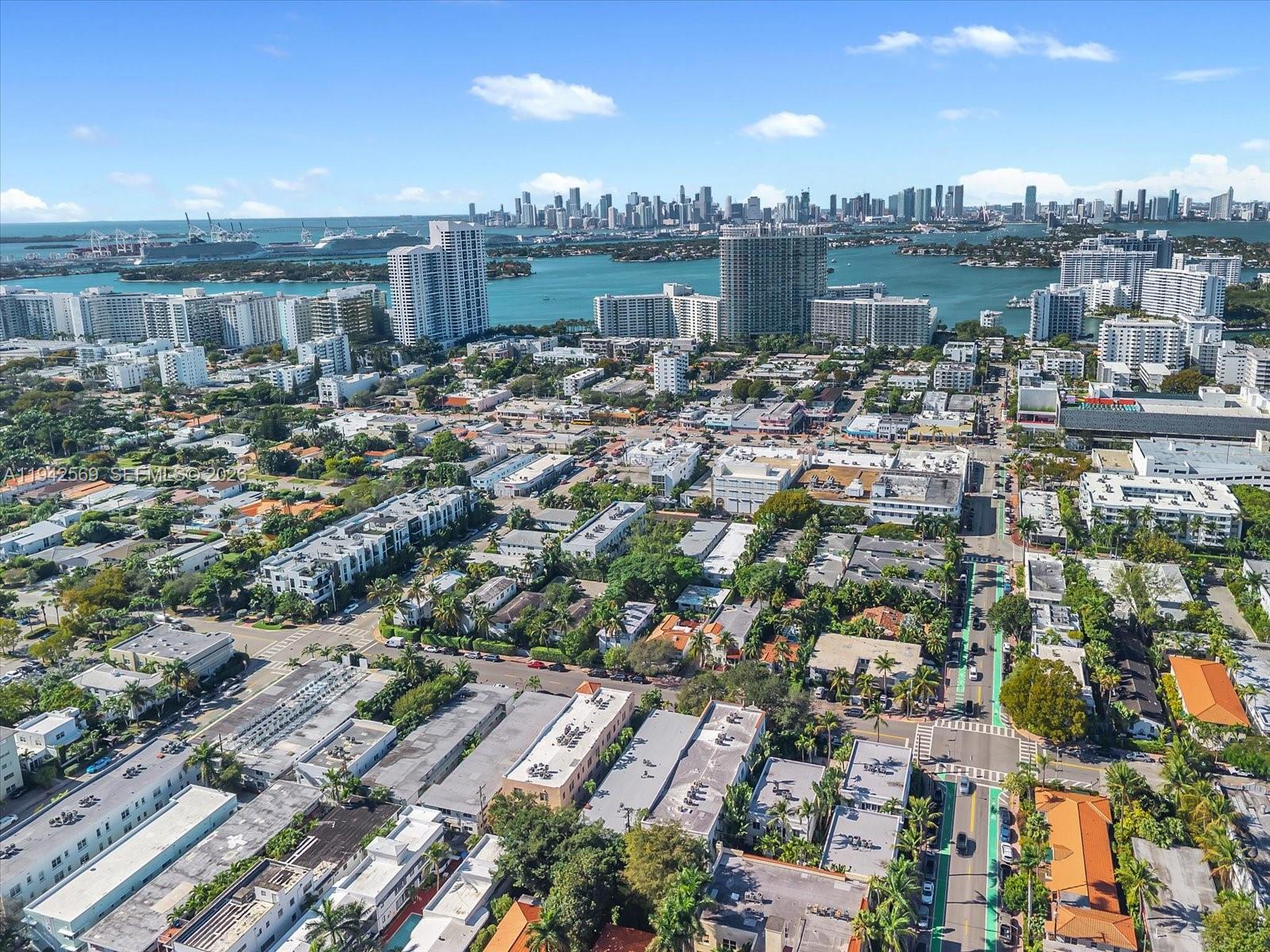 1559 Michigan Ave # 301