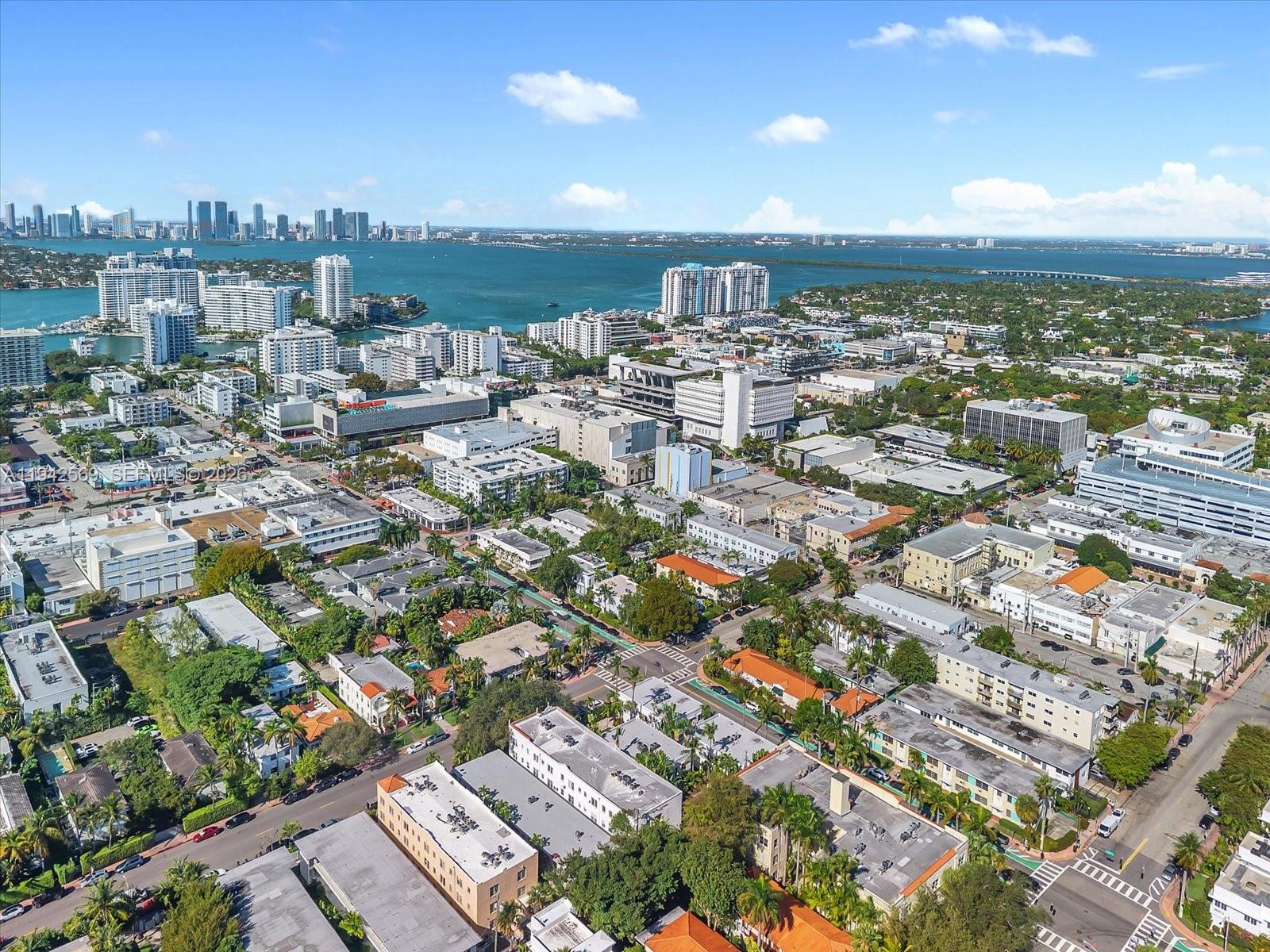 1559 Michigan Ave # 301