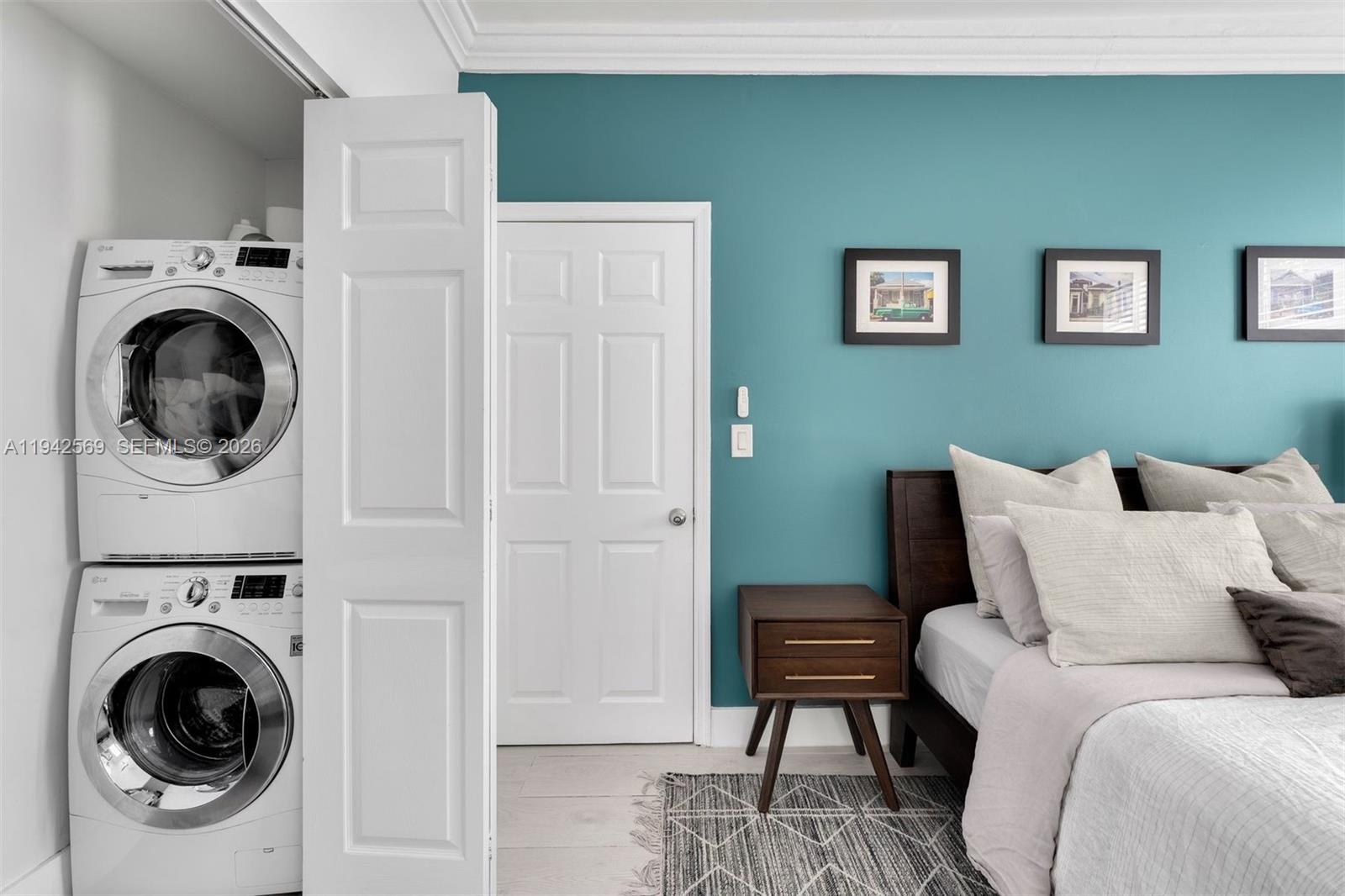 1559 Michigan Ave # 301