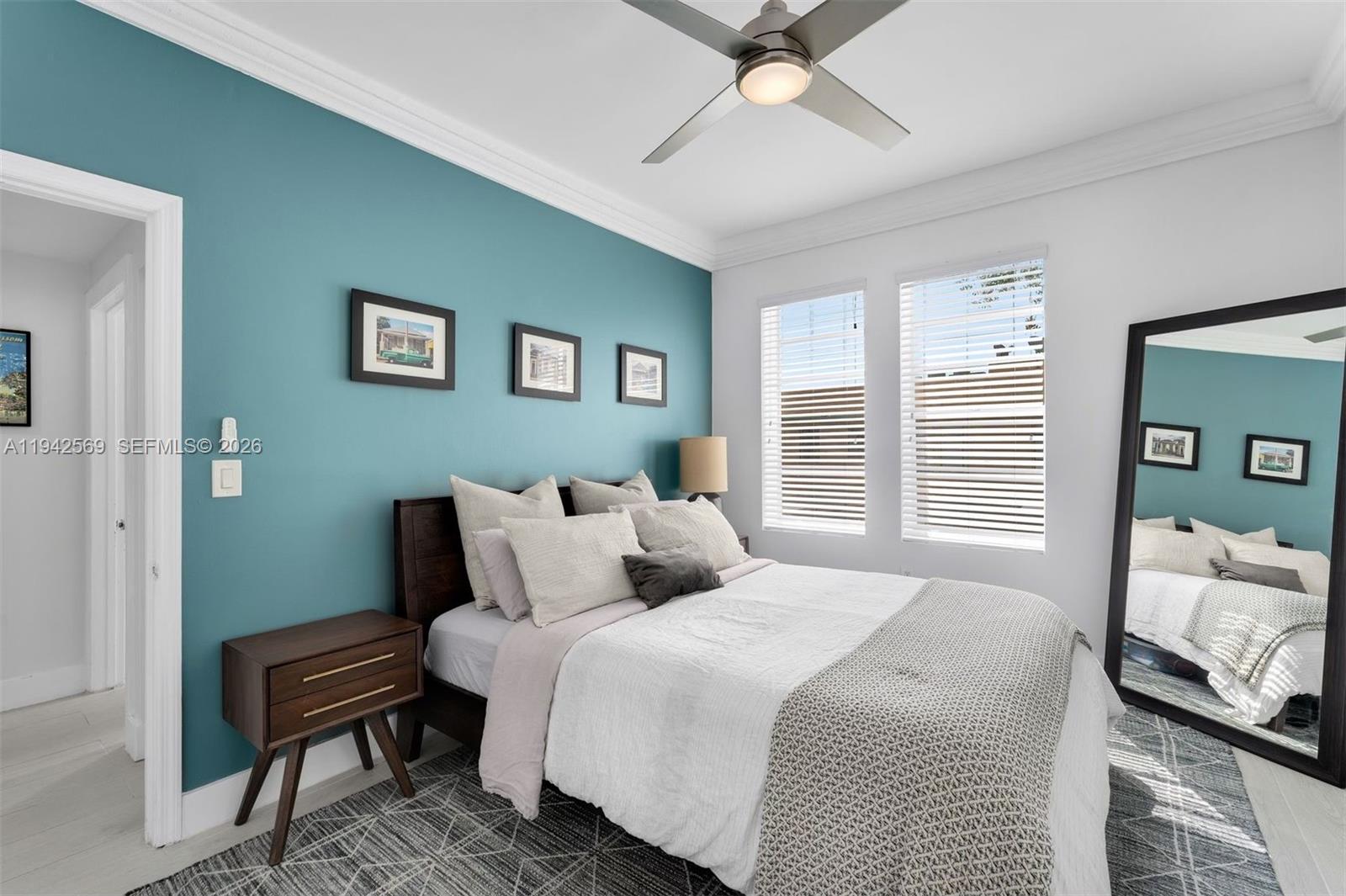 1559 Michigan Ave # 301