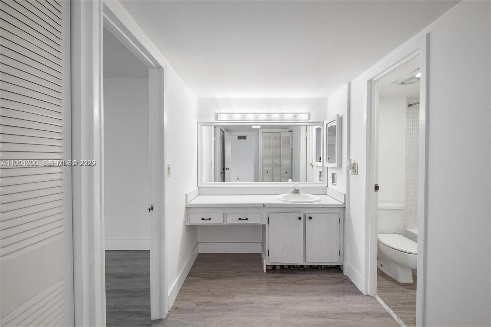 100 Bayview Dr # 229