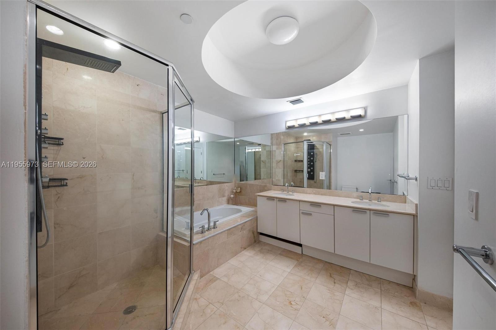 3131 NE 188th St # 803 Unit: 2-803