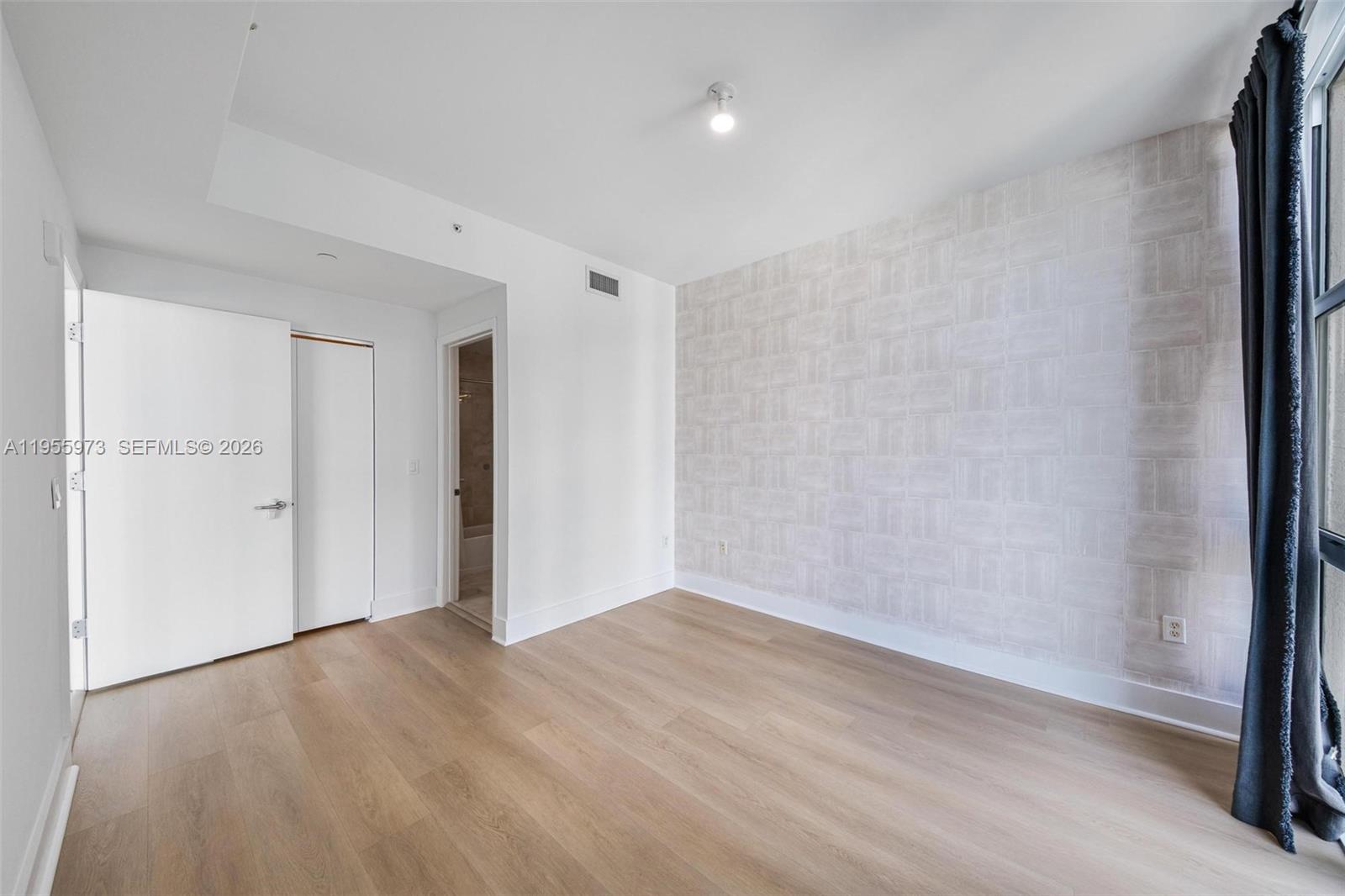 3131 NE 188th St # 803 Unit: 2-803