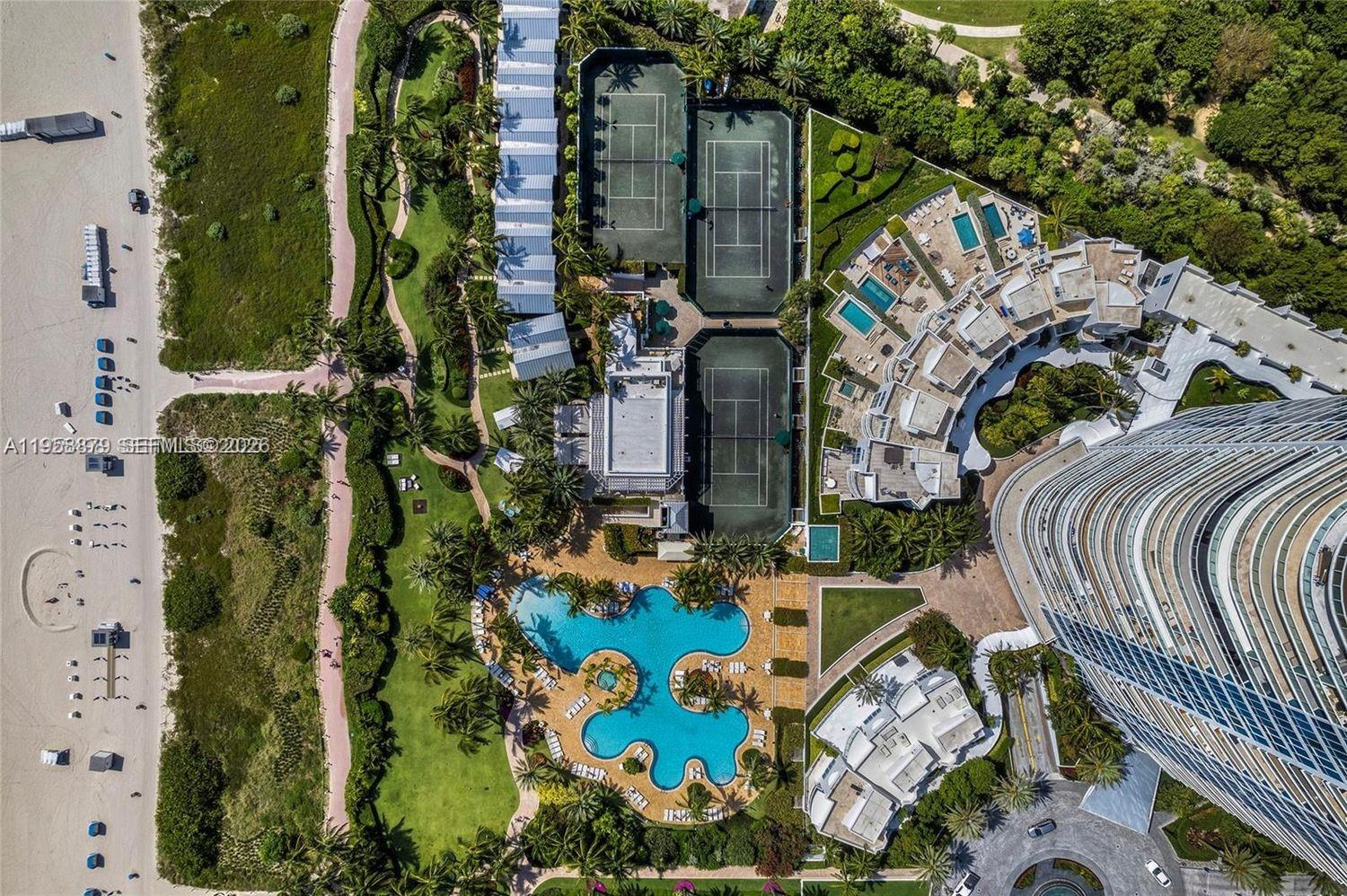 100 S Pointe Dr # 13 Unit: TH-13