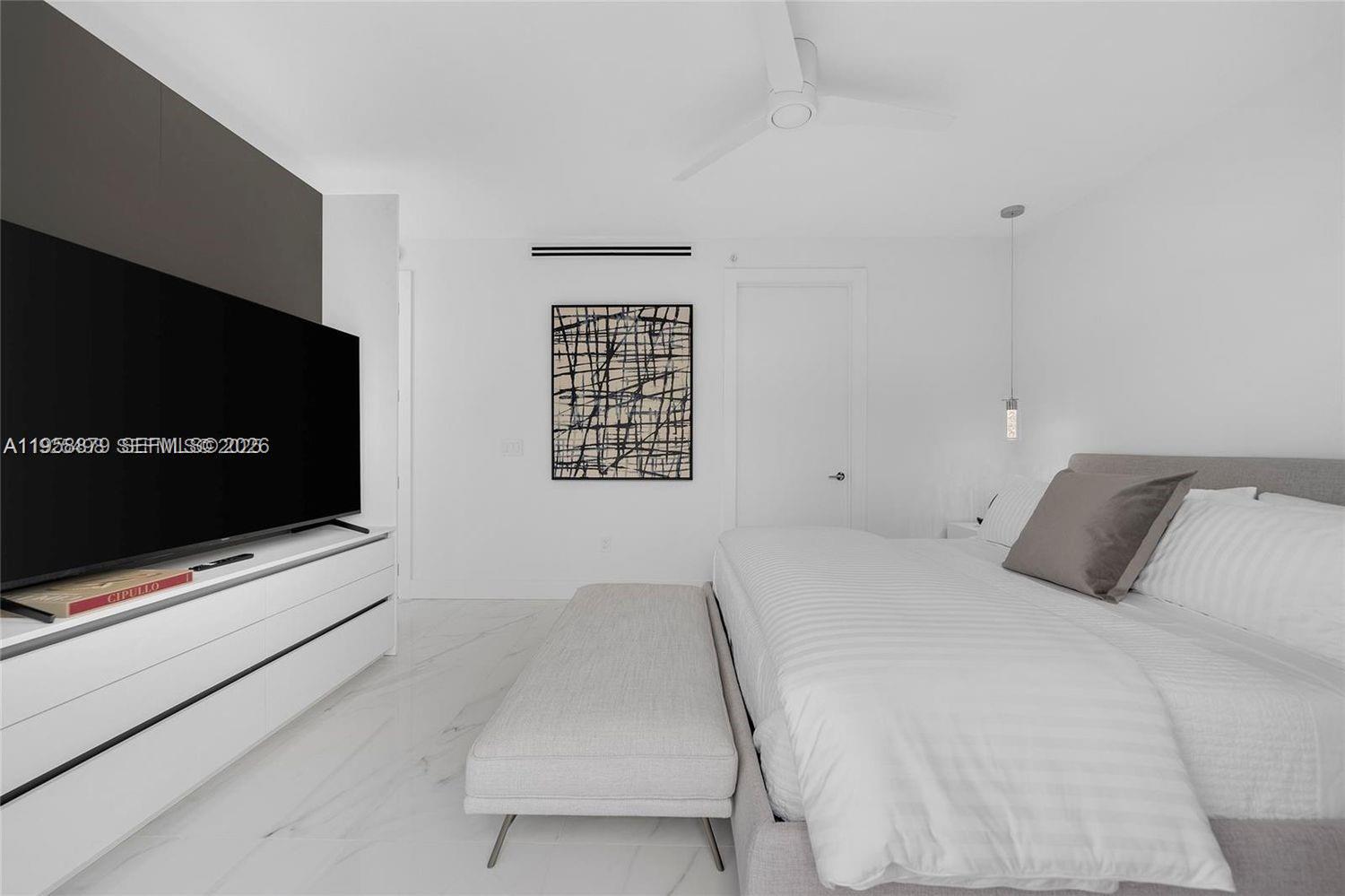 100 S Pointe Dr # 13 Unit: TH-13