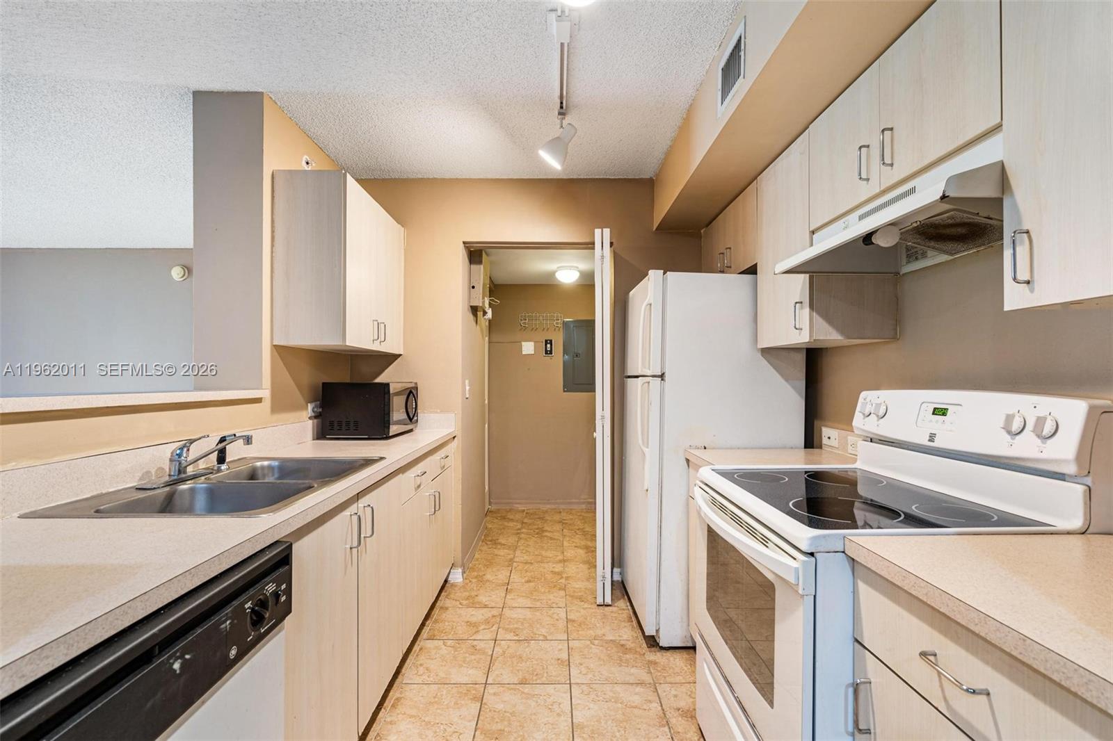 11133 SW 8th St # 104