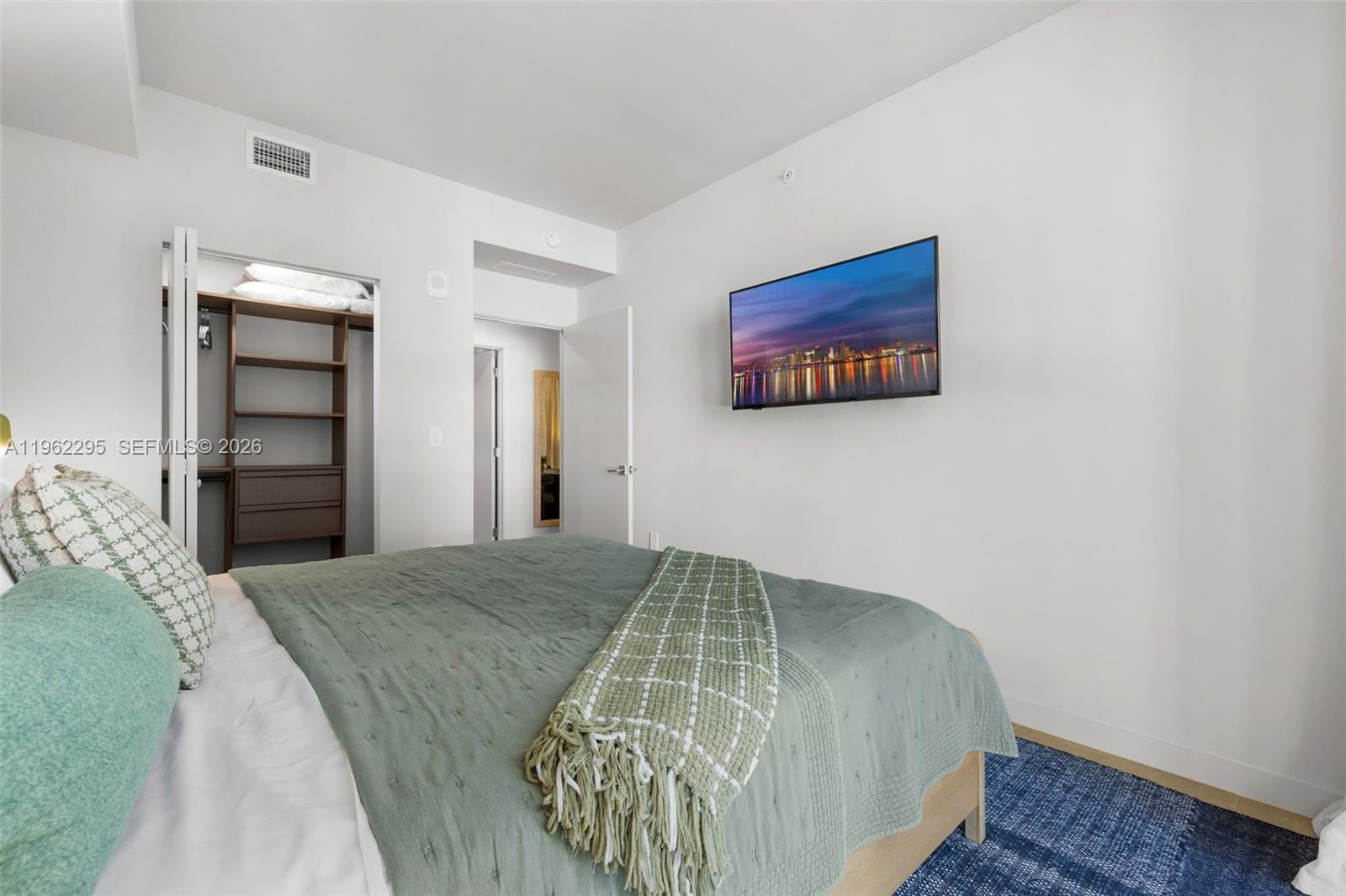 11 NE 6th St # 1611