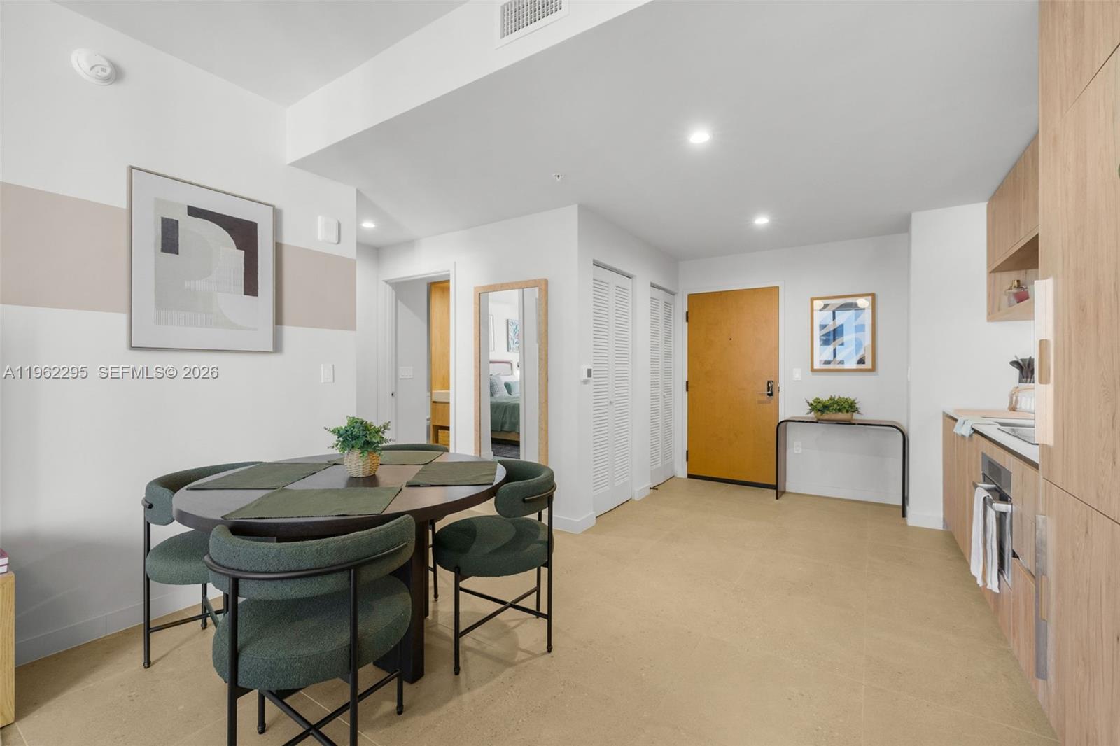 11 NE 6th St # 1611