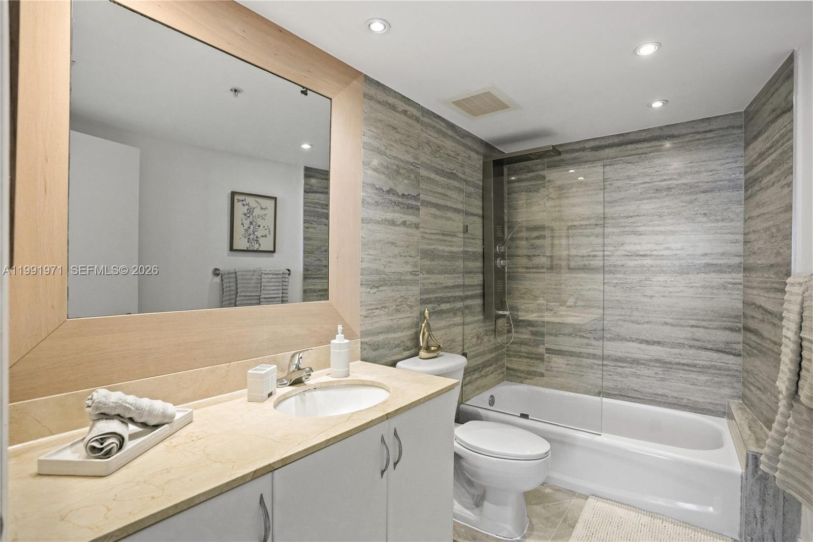 1750 N Bayshore Dr # 1401