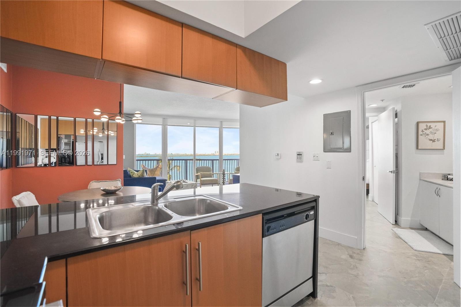 1750 N Bayshore Dr # 1401