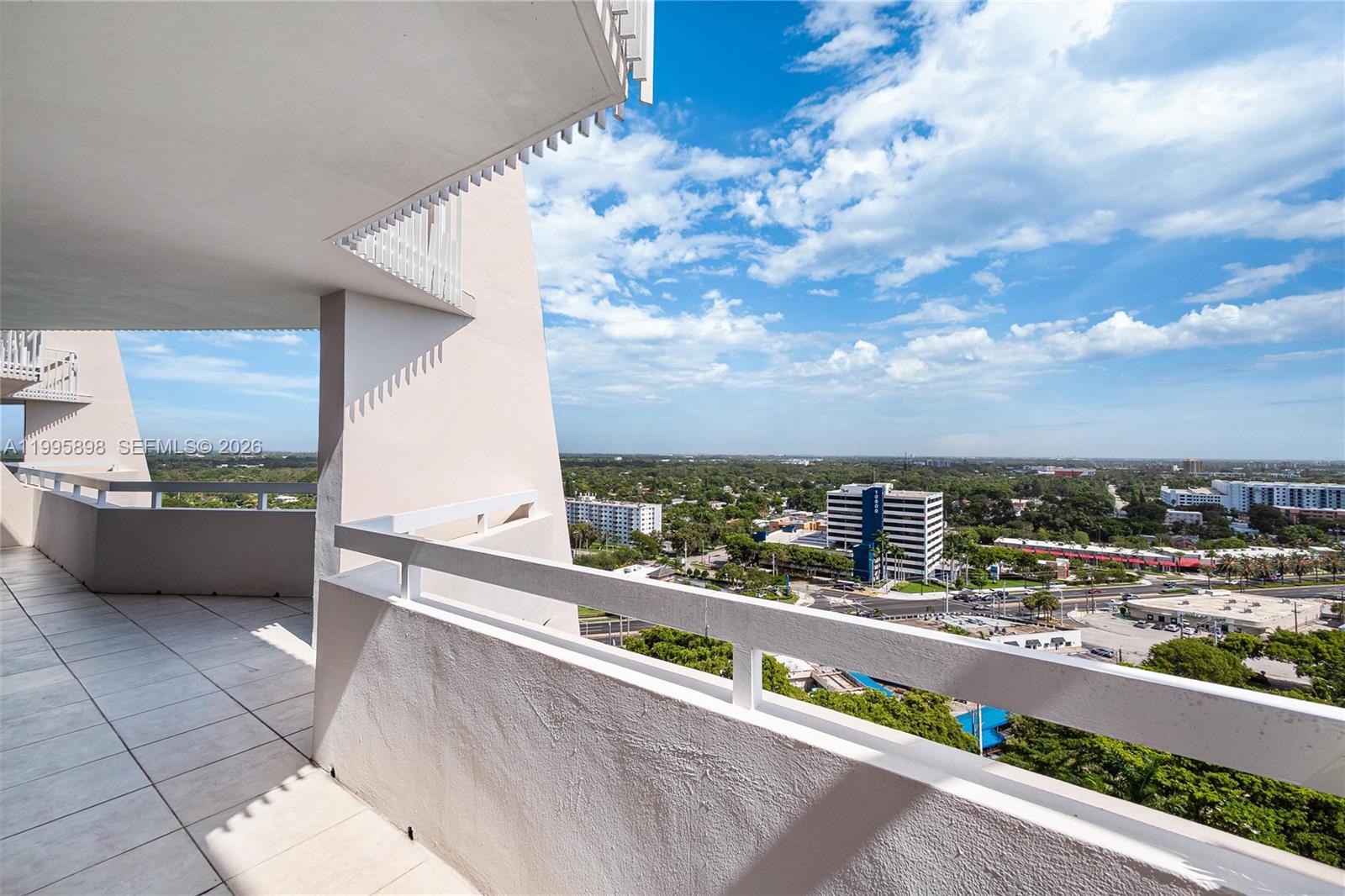 2000 Towerside Ter Unit: PH9