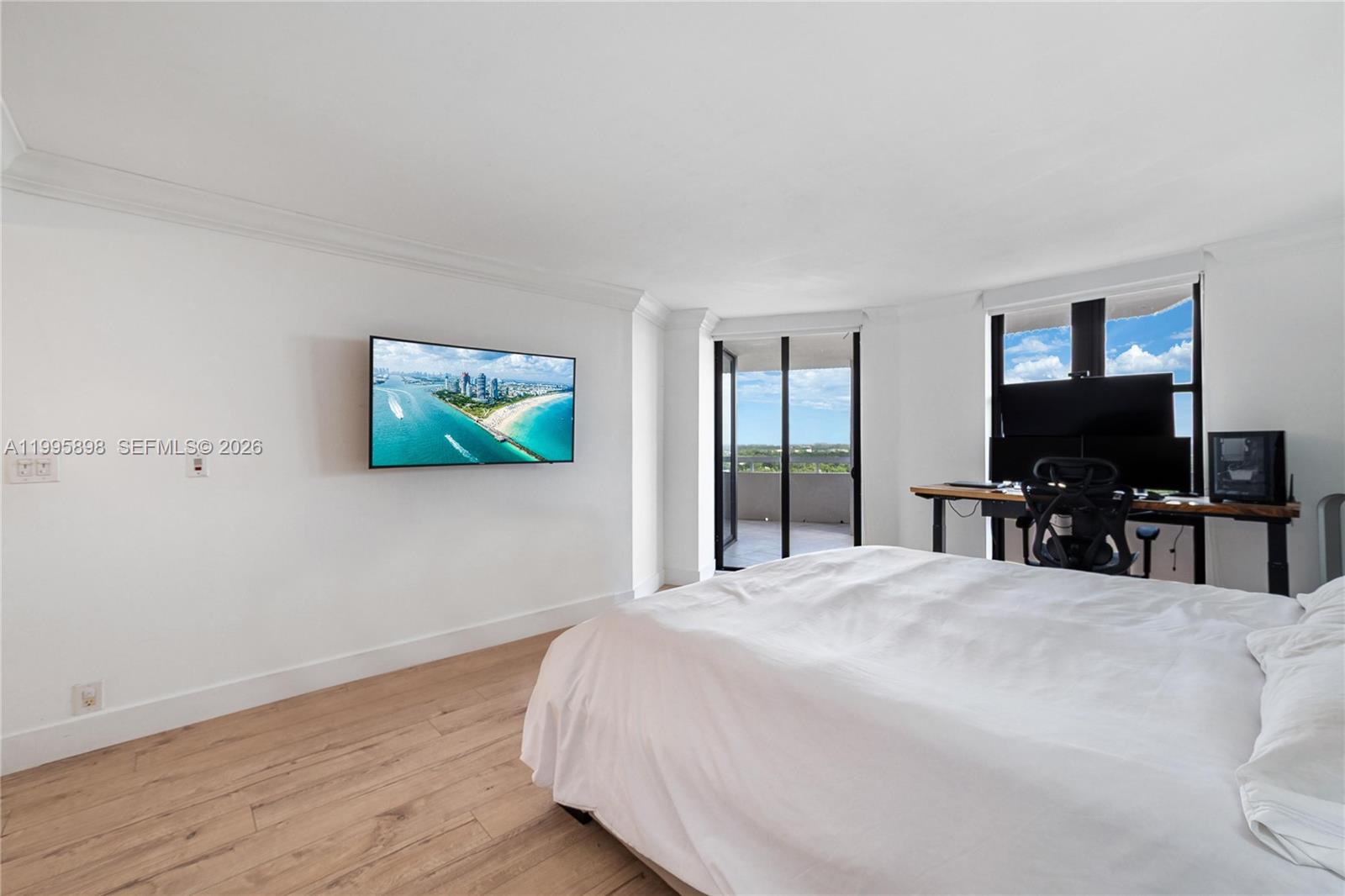 2000 Towerside Ter Unit: PH9