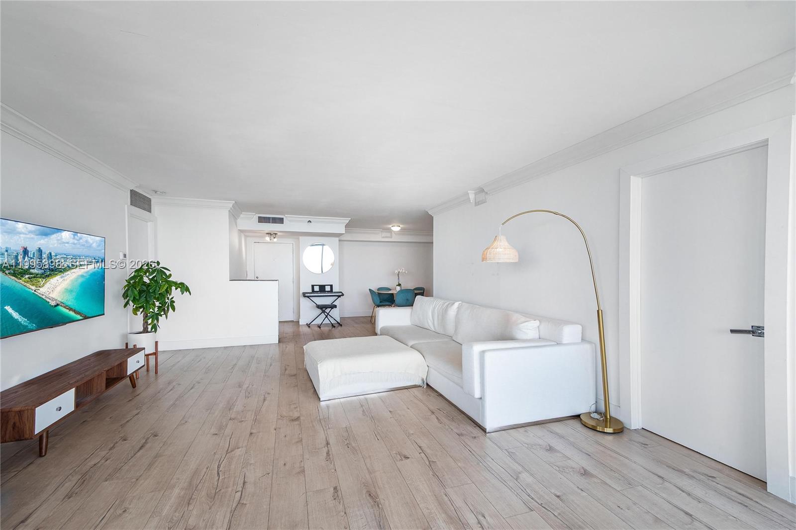 2000 Towerside Ter Unit: PH9