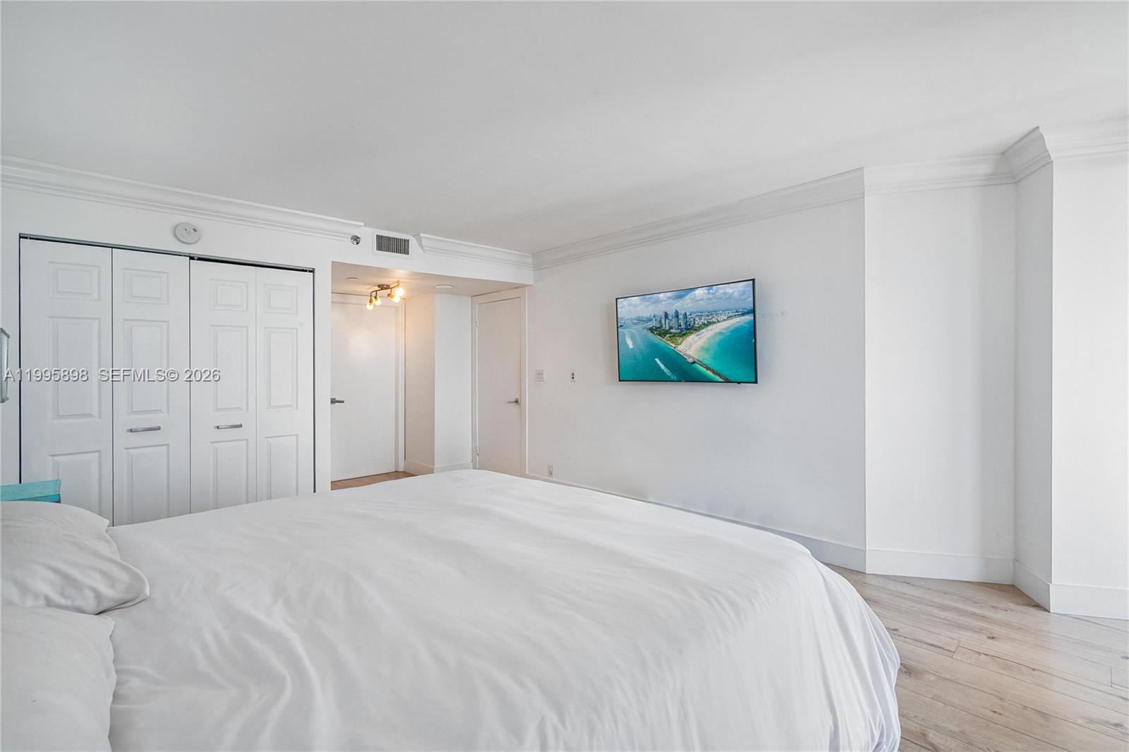 2000 Towerside Ter Unit: PH9