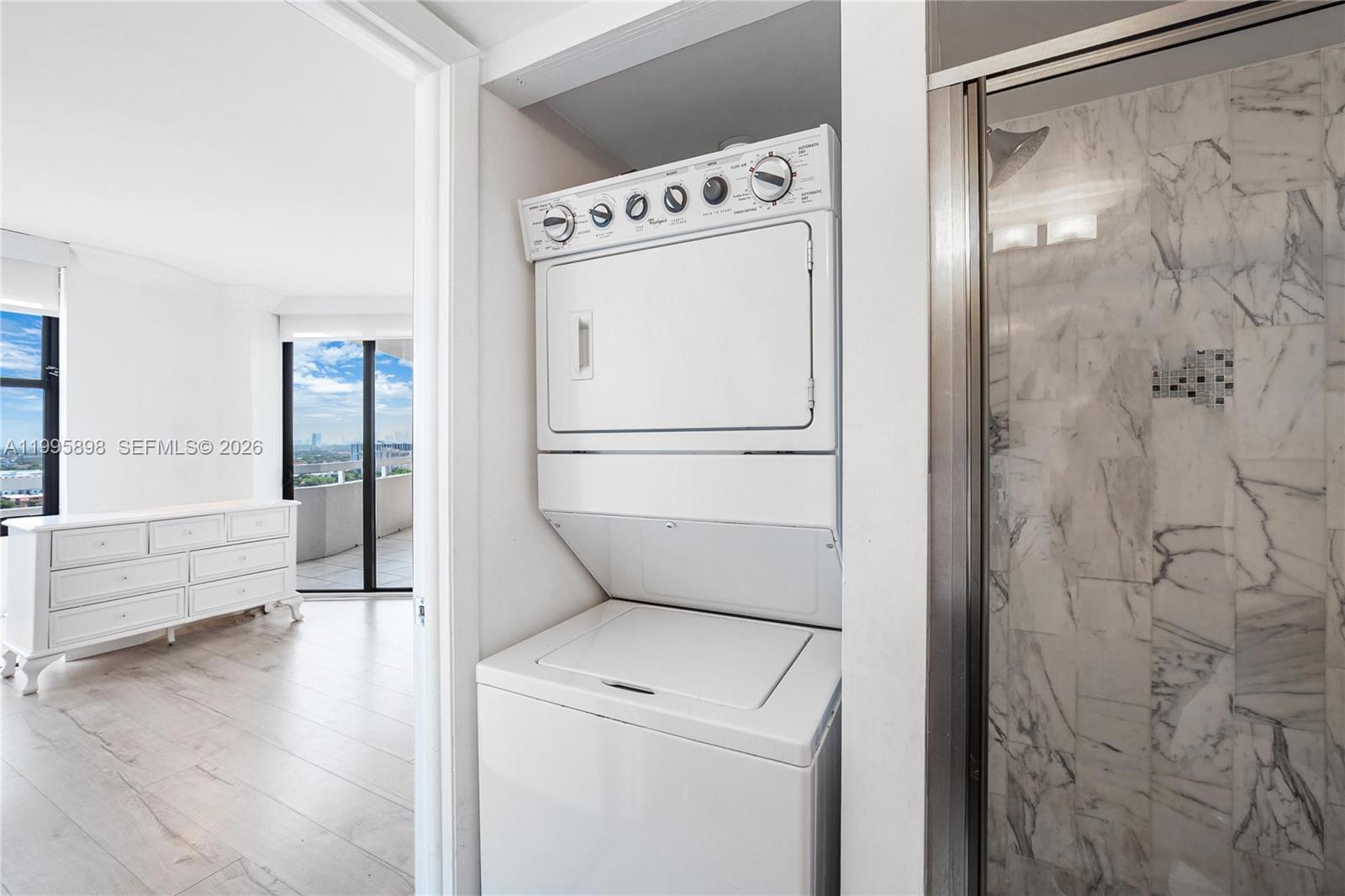 2000 Towerside Ter Unit: PH9