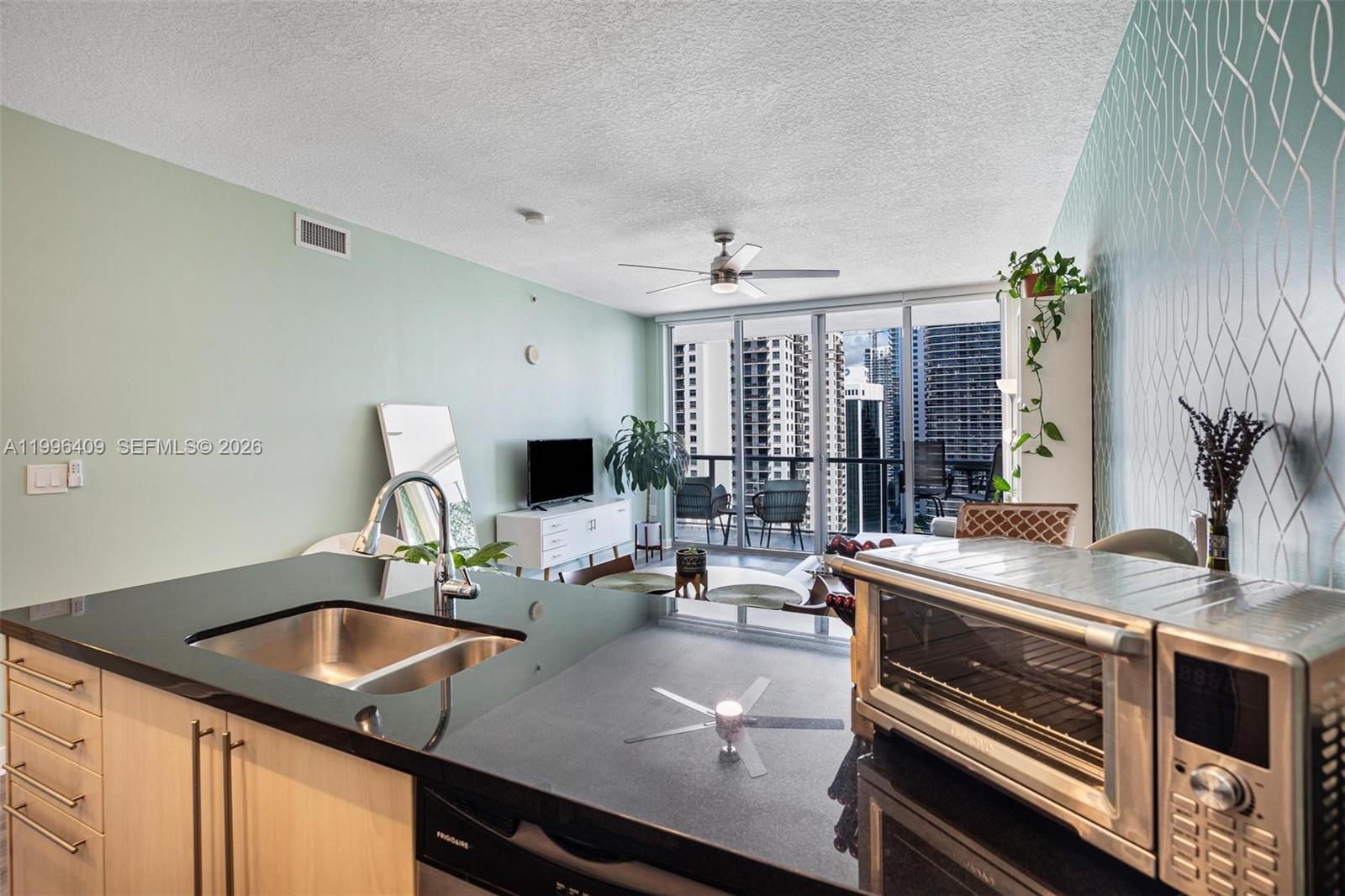 1111 SW 1st Ave Unit: 2721-N