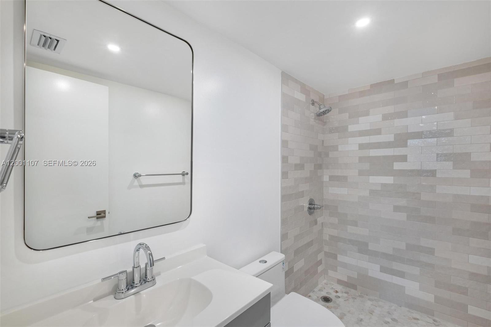 3582 NE 171st St # 207